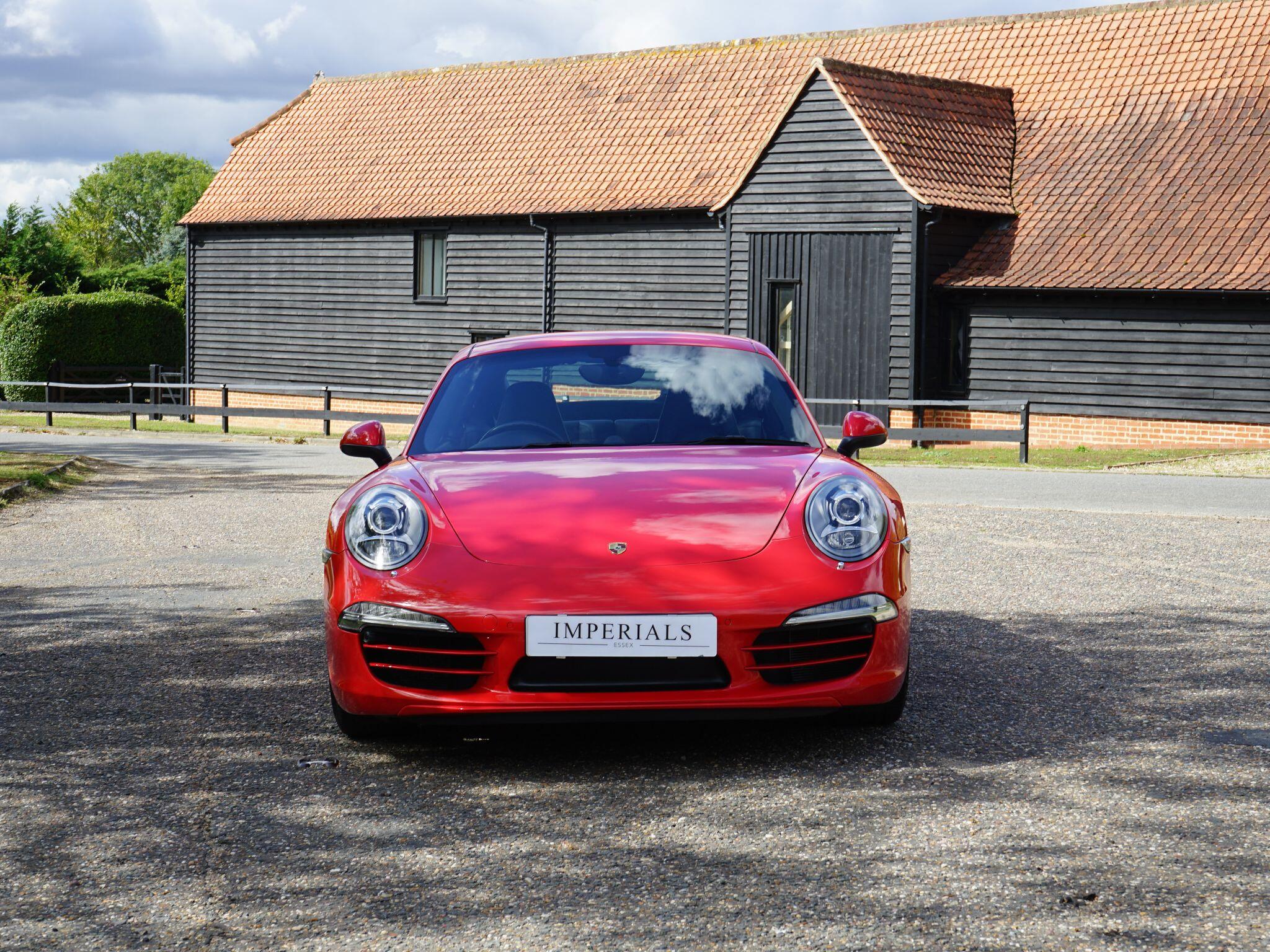 Porsche 911 view 10