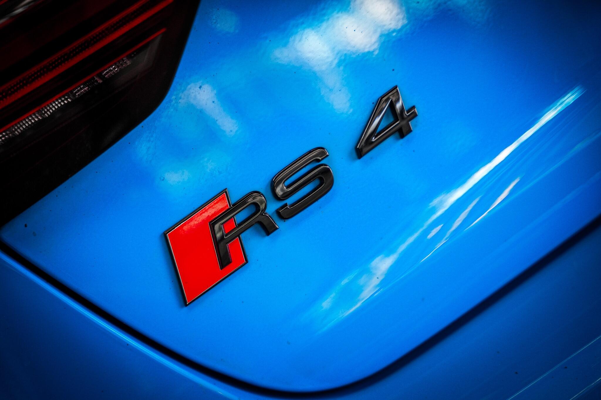 Audi RS4 view 37