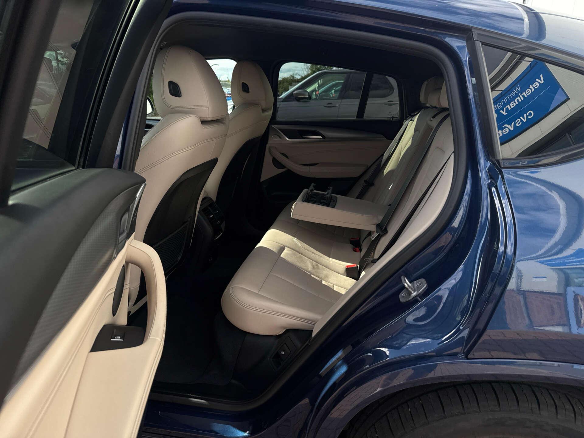 BMW X4 view 40