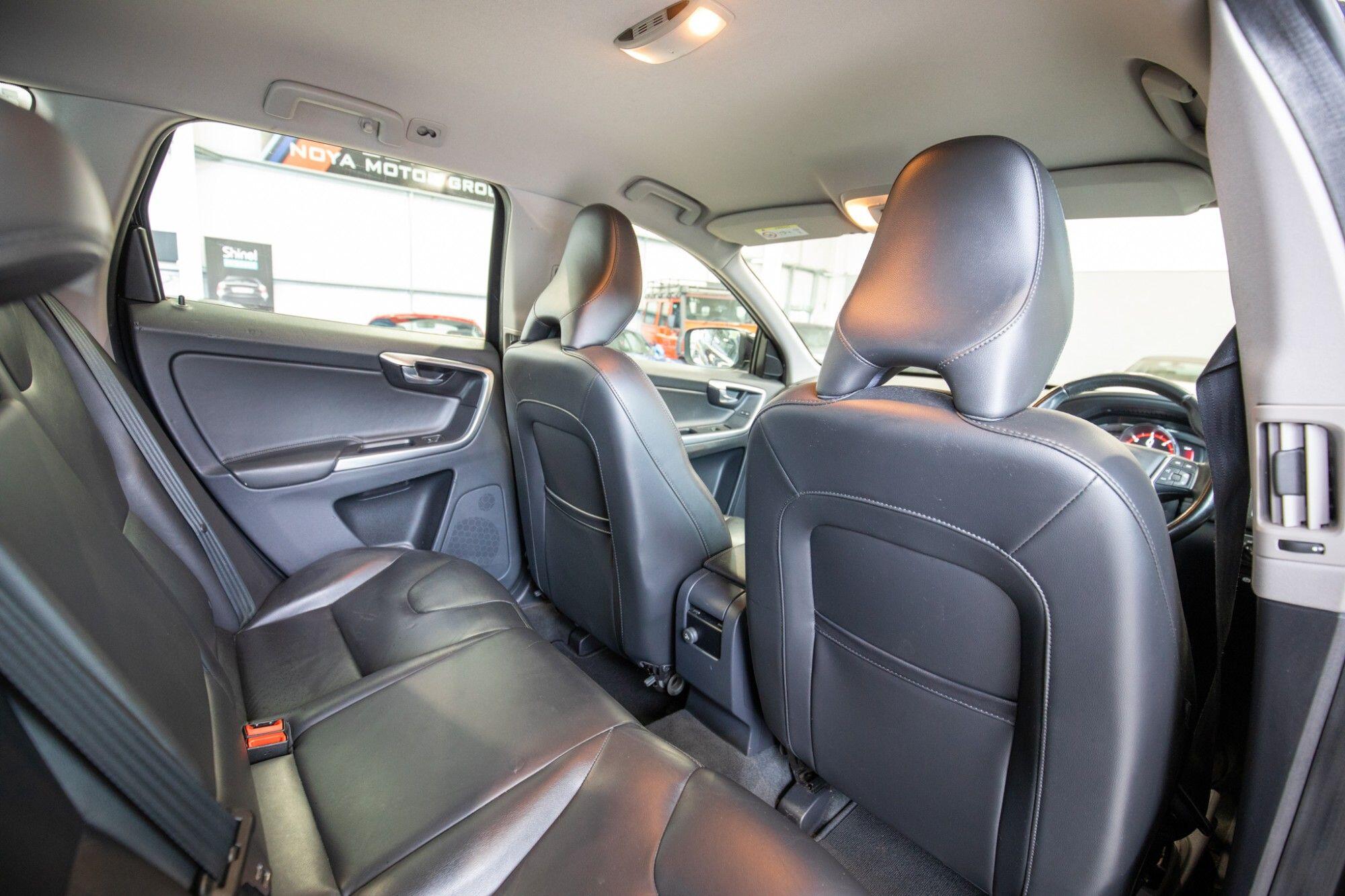 Volvo XC60 view 14