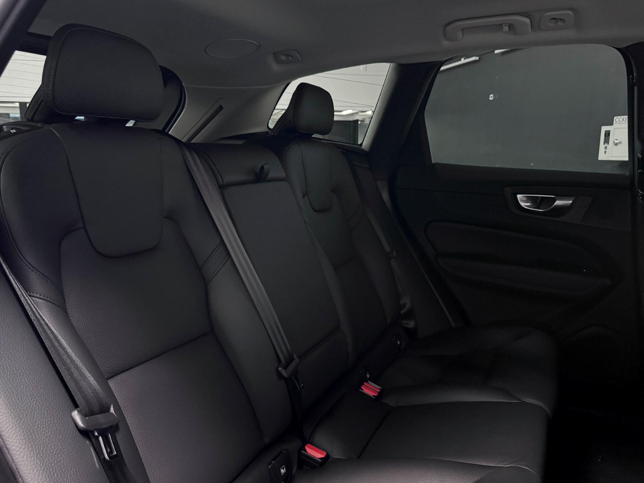 Volvo XC60 view 12