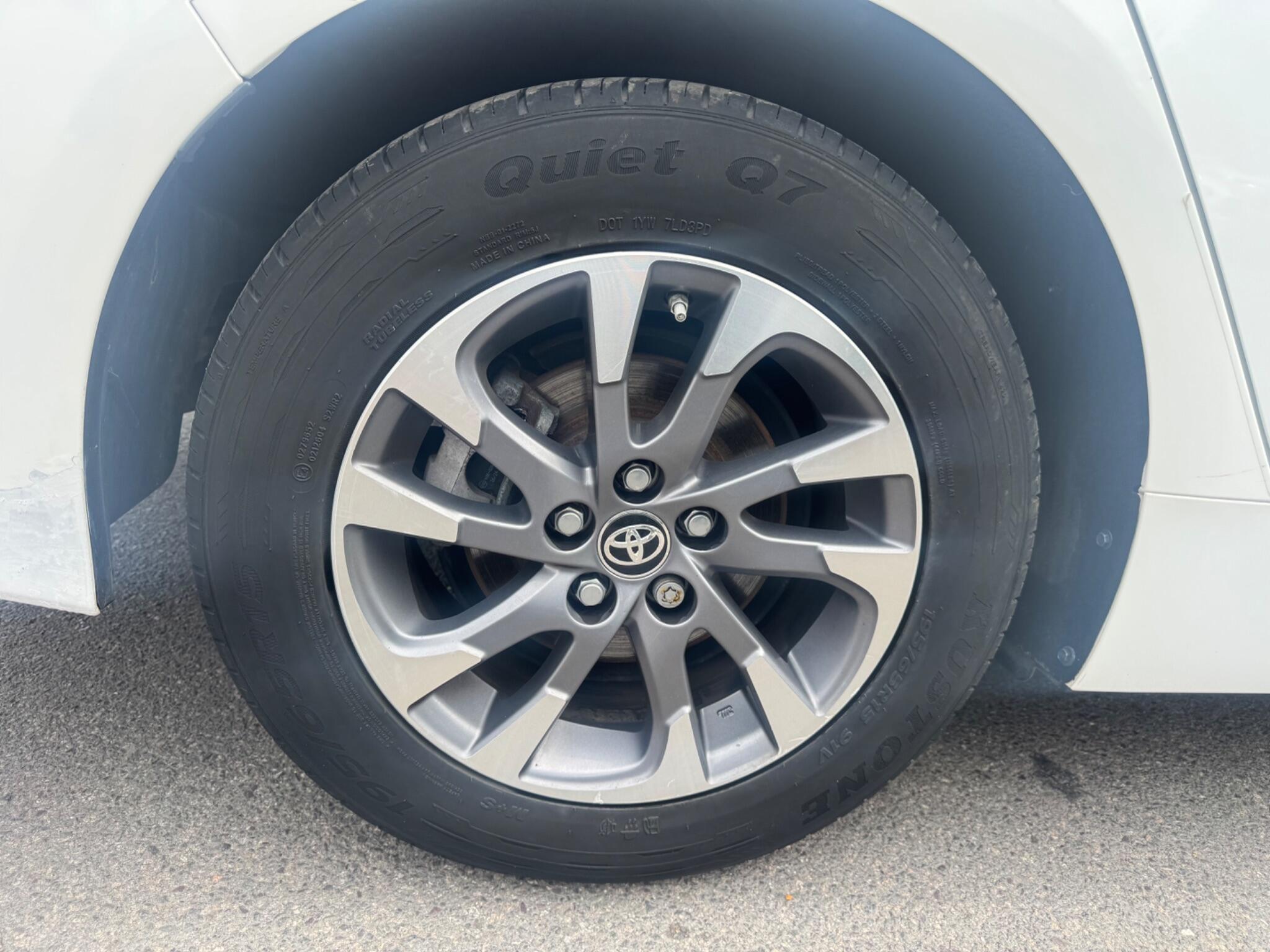 Toyota Prius view 27