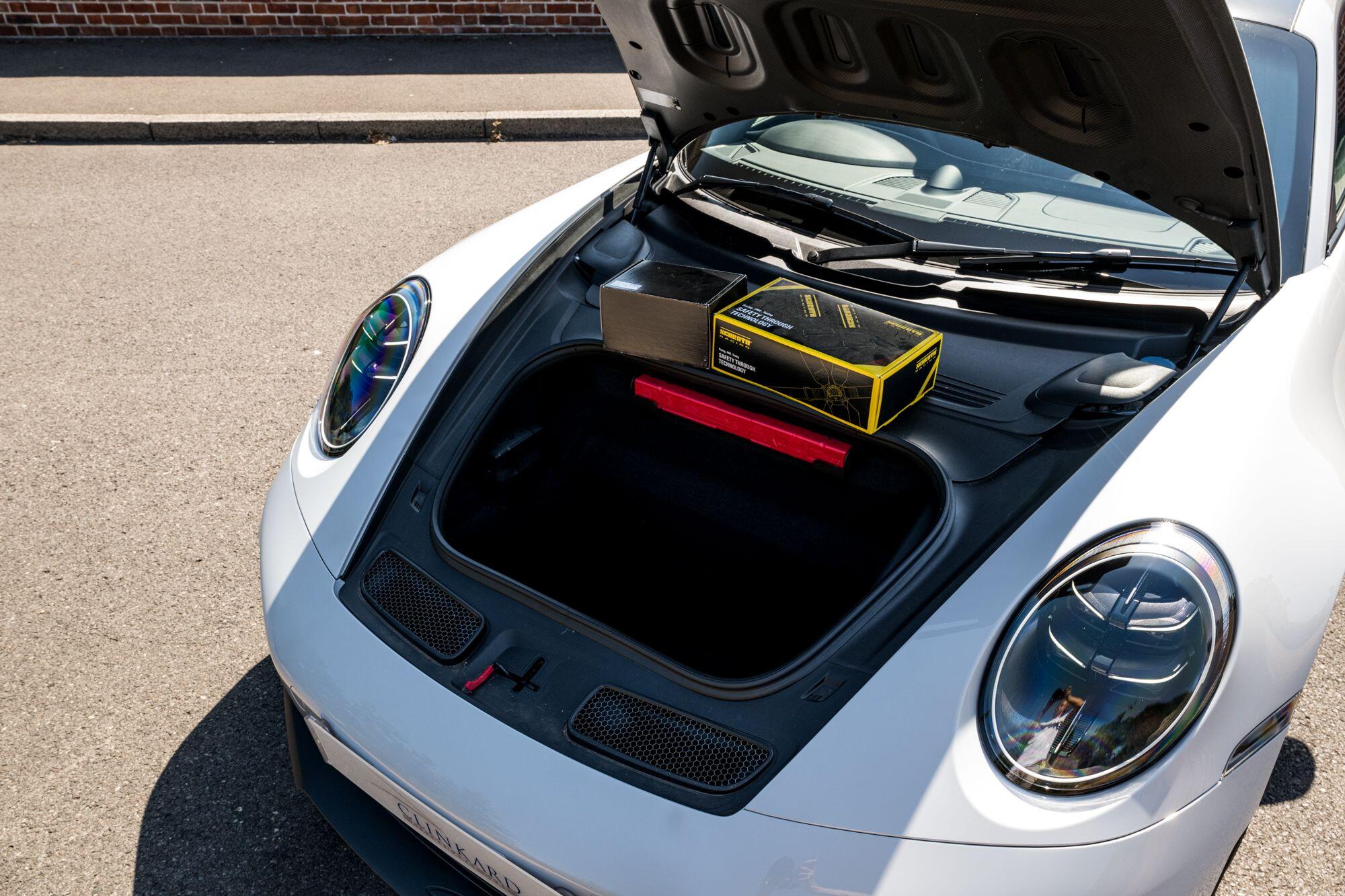 Porsche 911 view 27