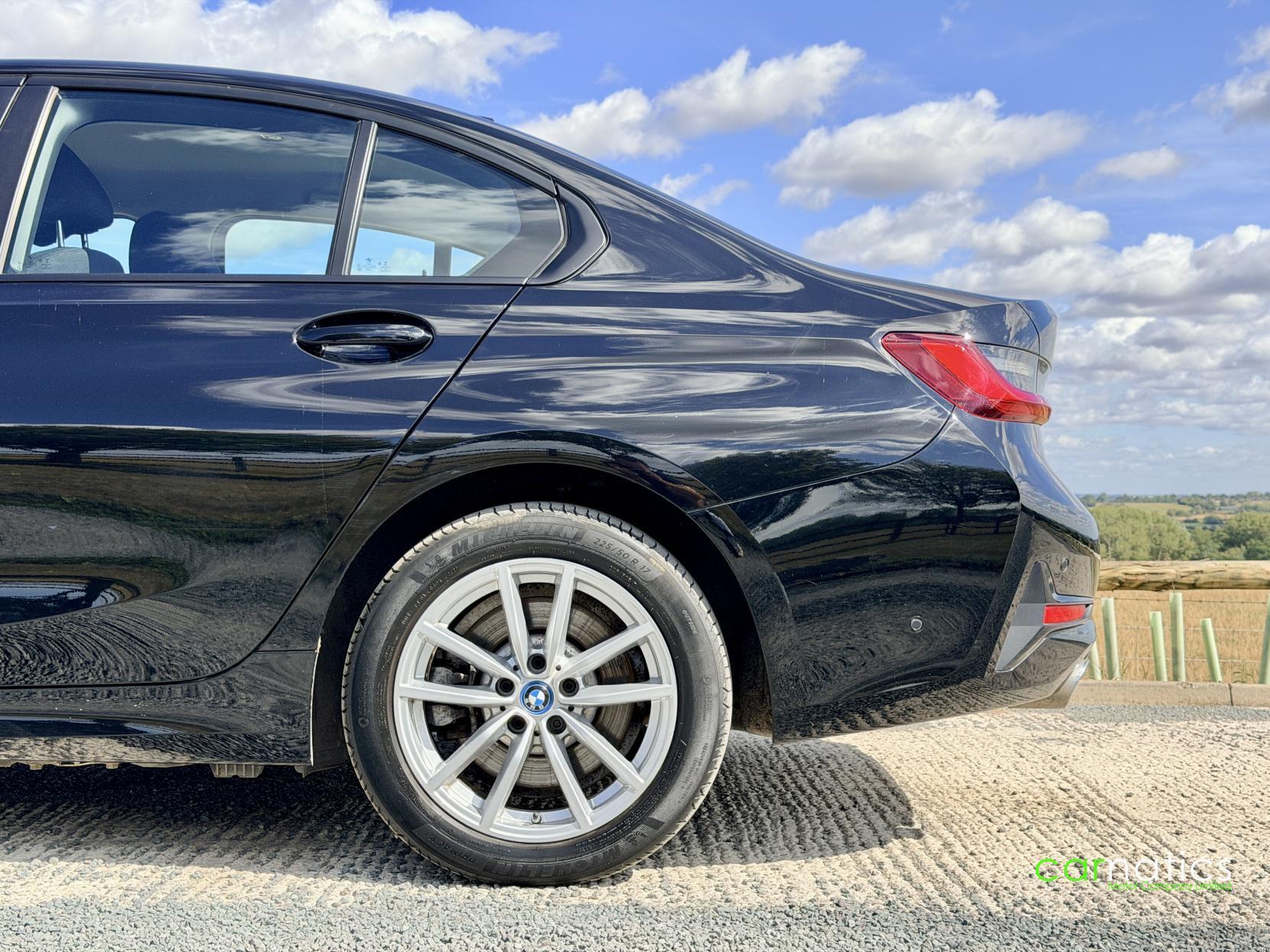 BMW 3 Series view 11