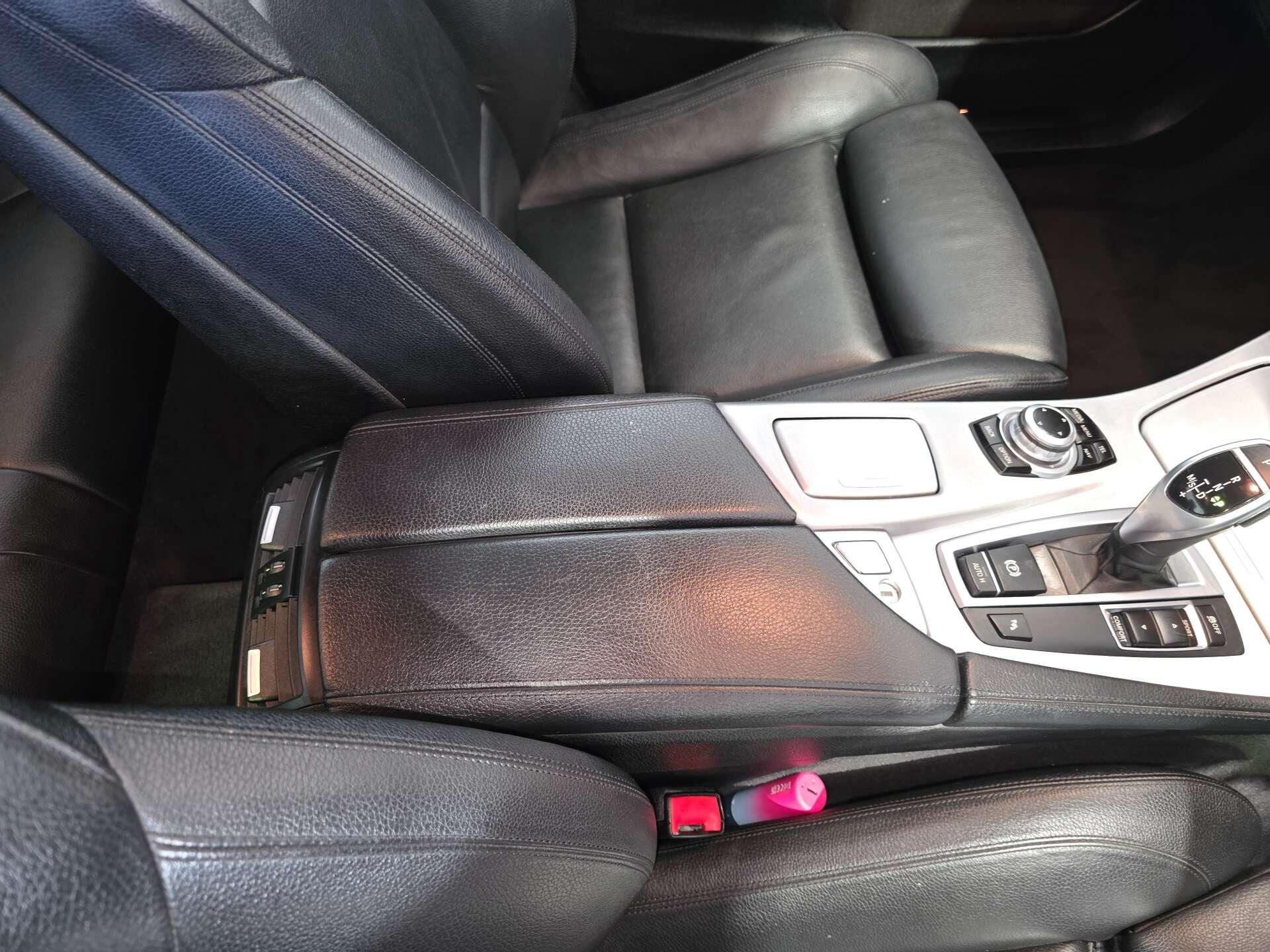 BMW 5 Series view 33