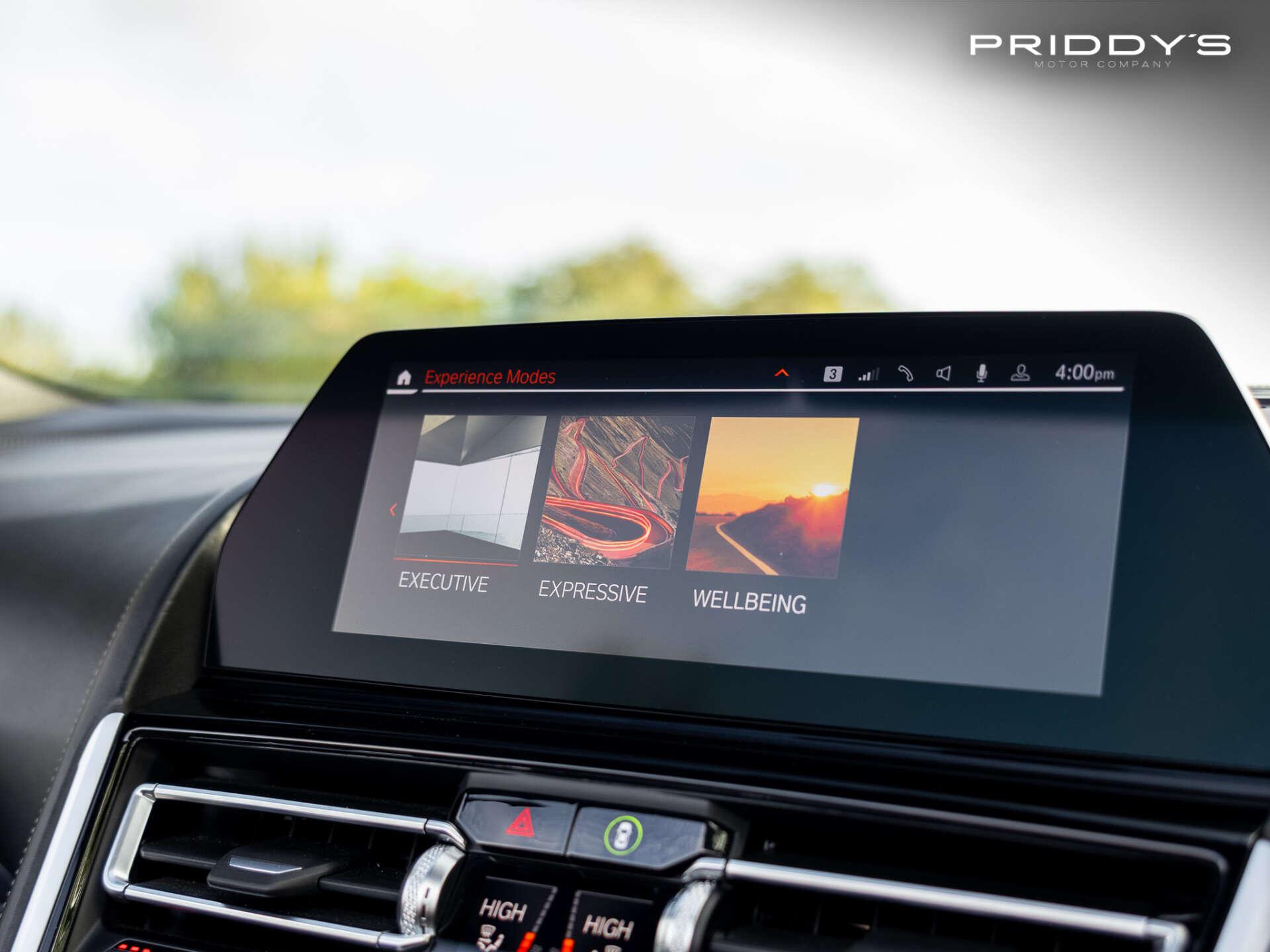 BMW 8 Series view 27