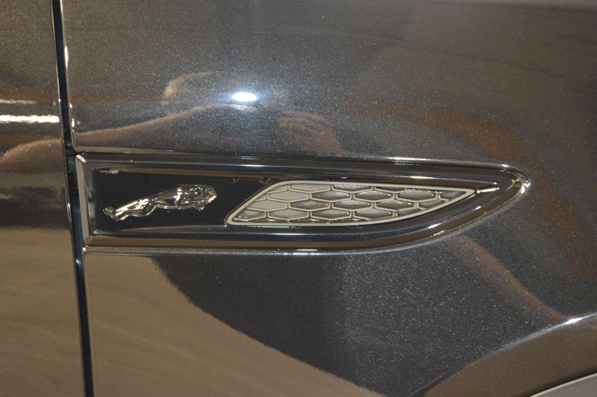 Jaguar E-Pace view 34