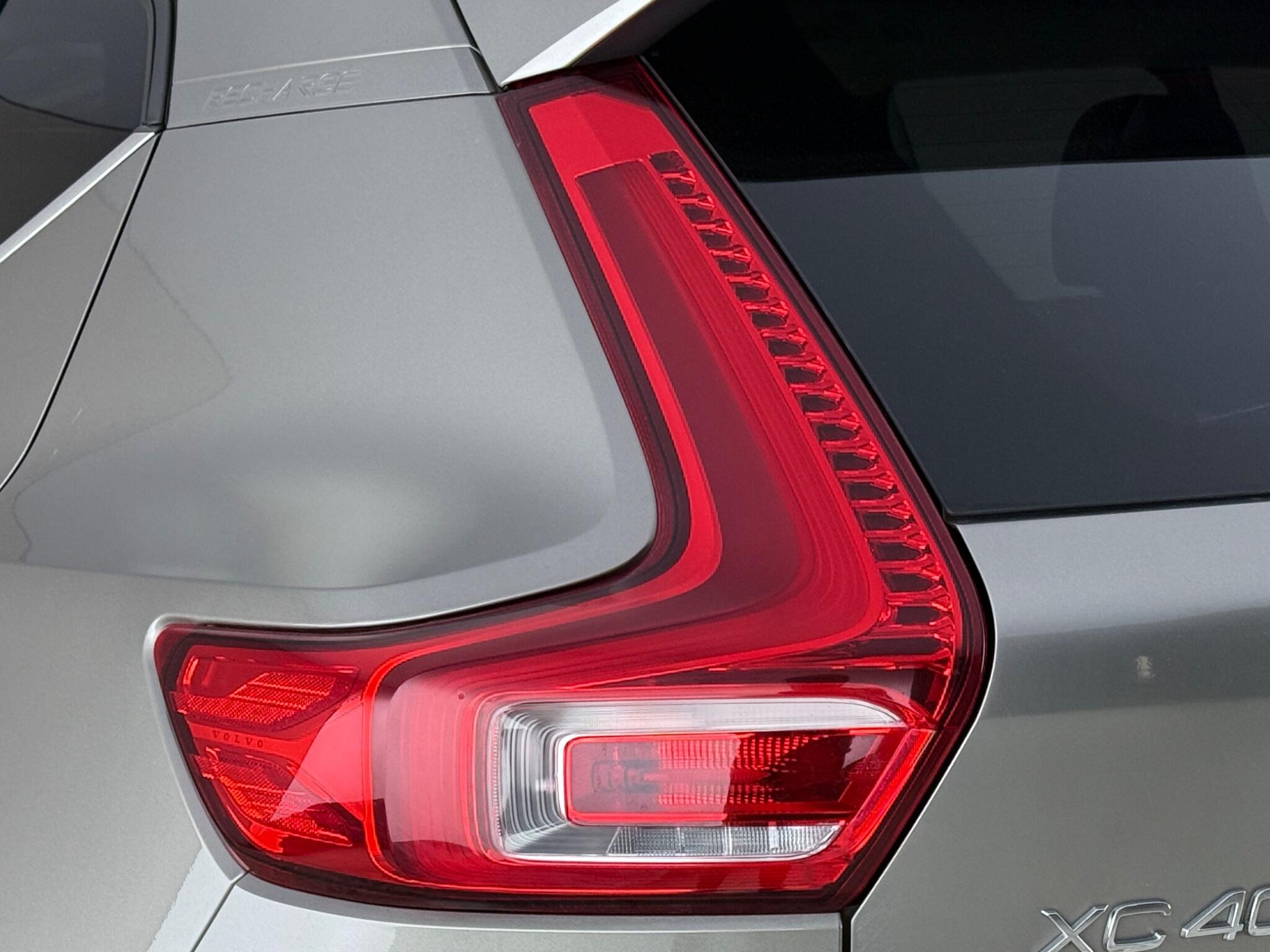 Volvo XC40 view 12
