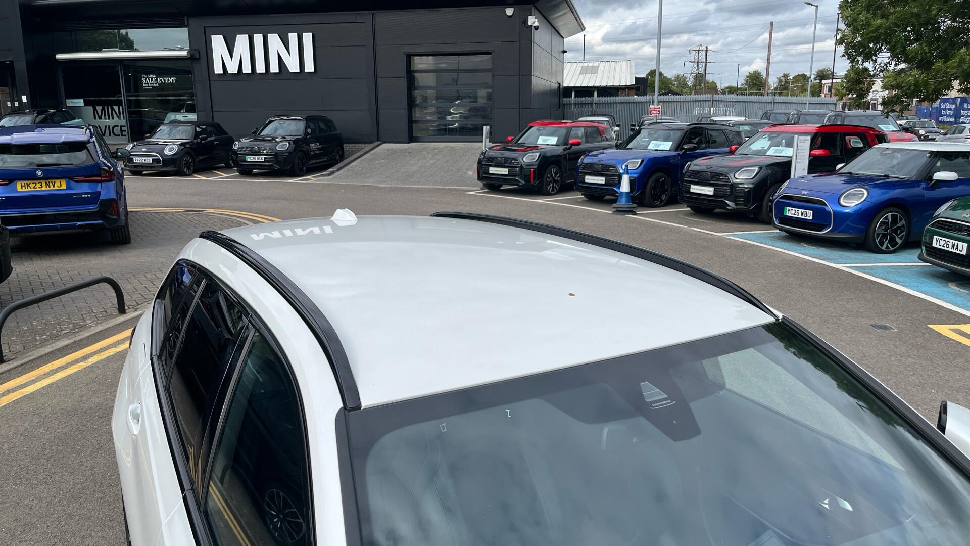 BMW 3 Series view 21
