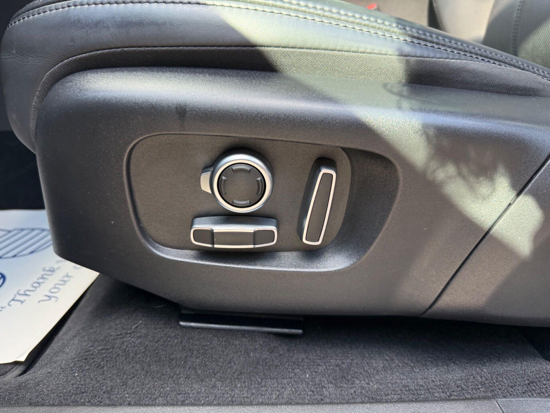Land Rover Range Rover Evoque view 33