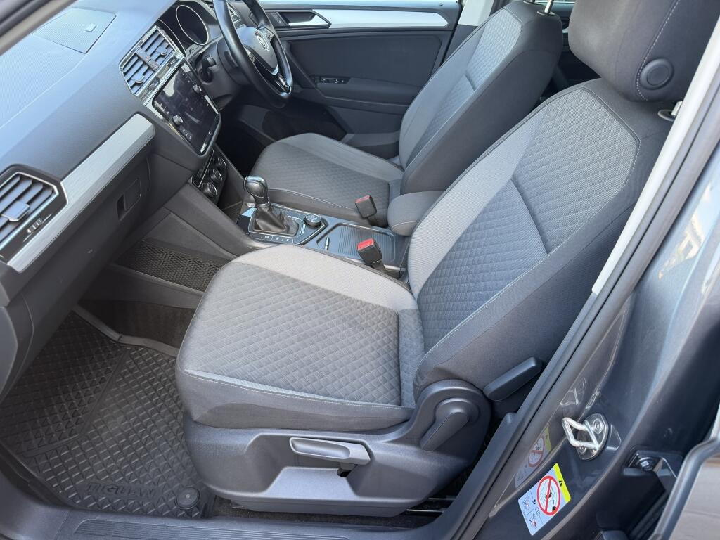Volkswagen Tiguan view 7