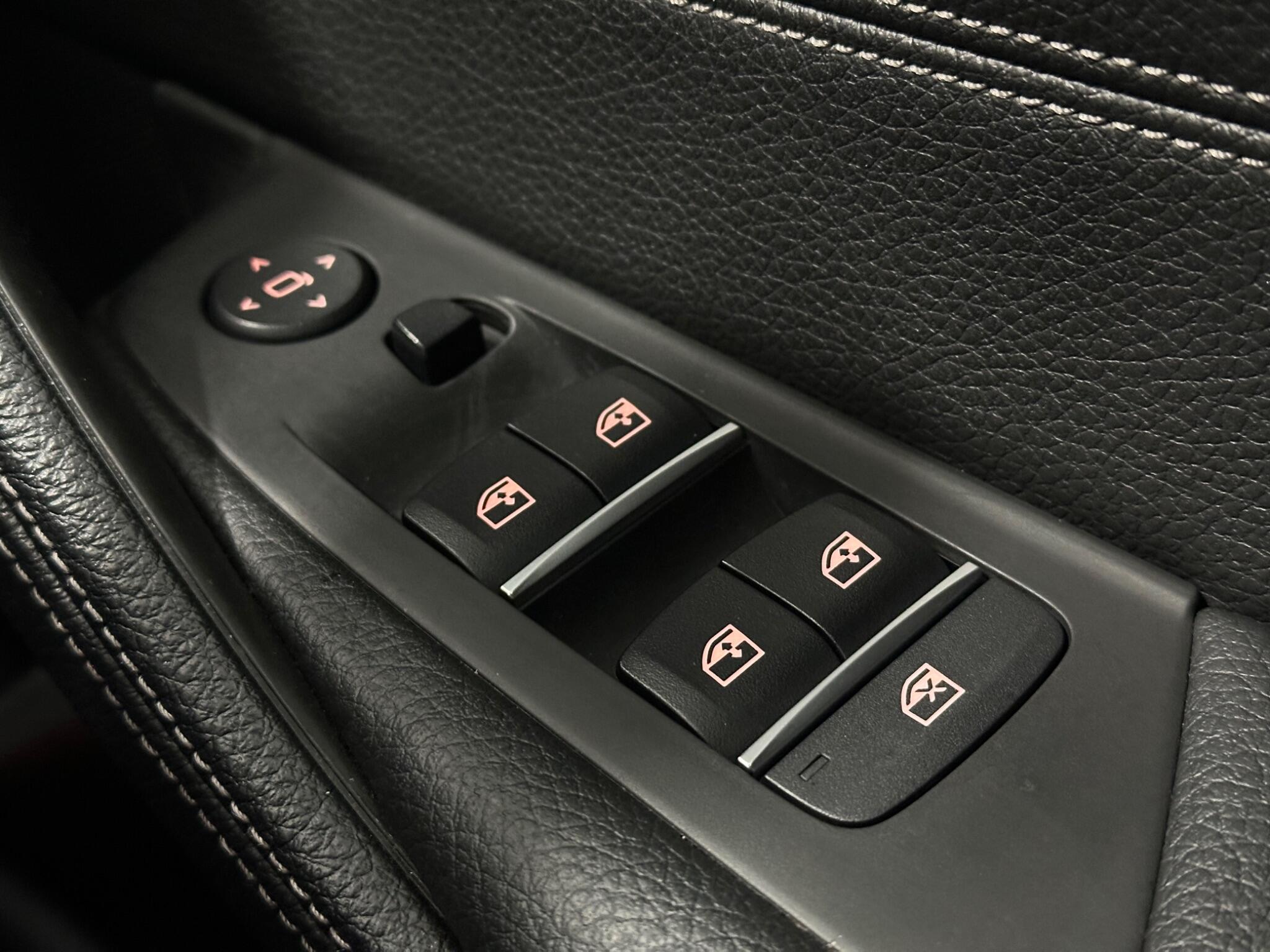 BMW 5 Series view 19