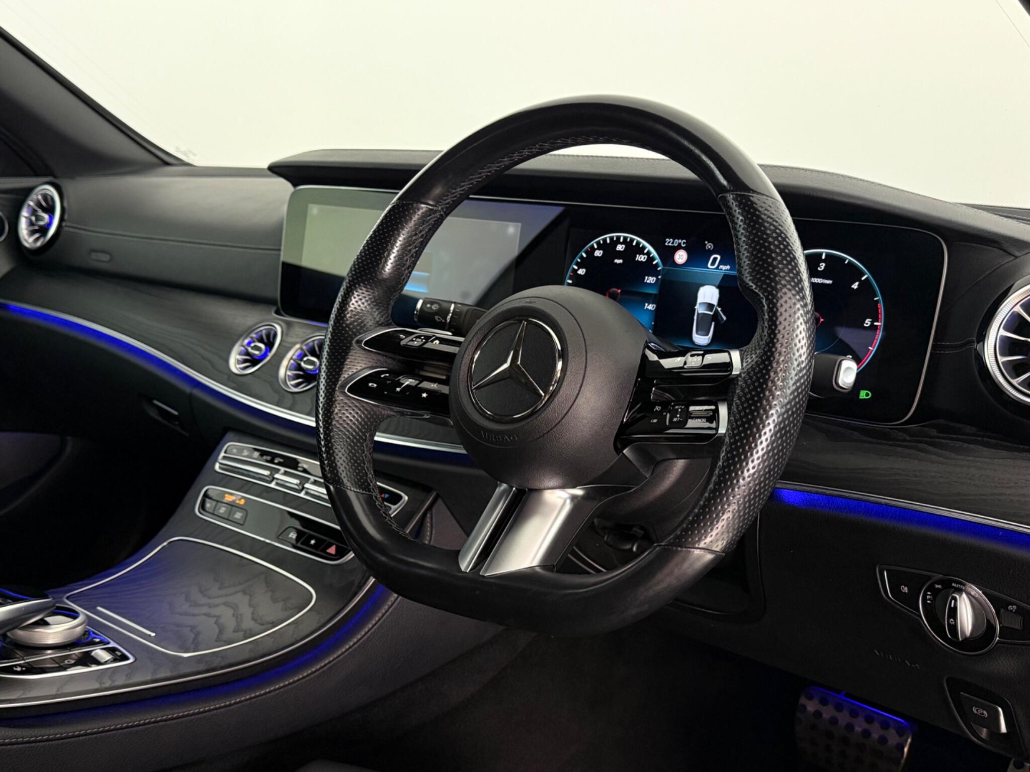 Mercedes-Benz E-Class view 3