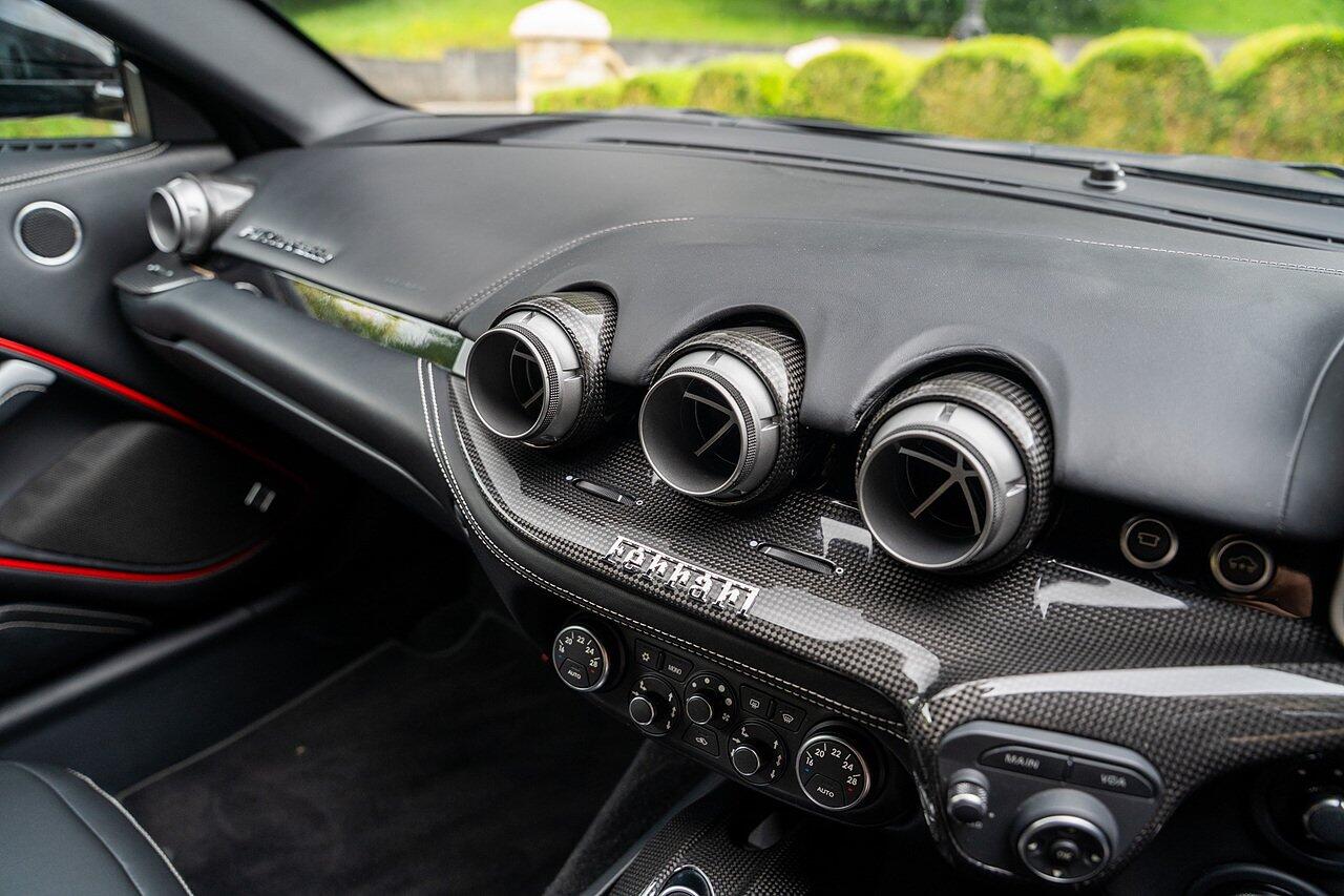 Ferrari F12 view 59