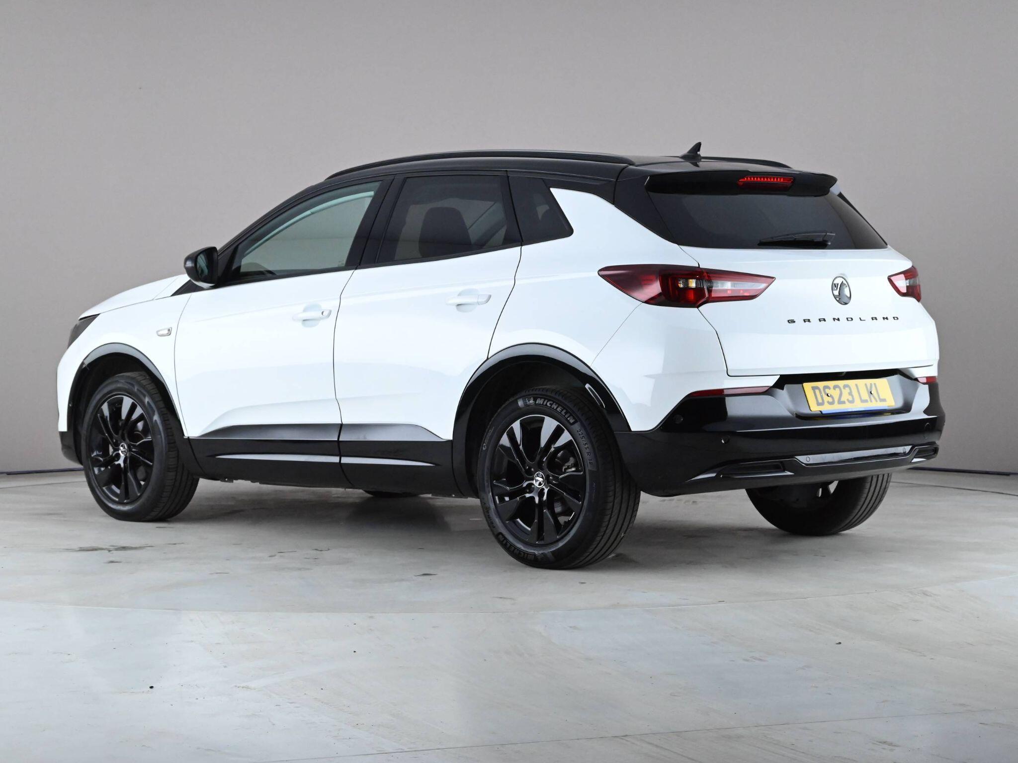Vauxhall Grandland view 6