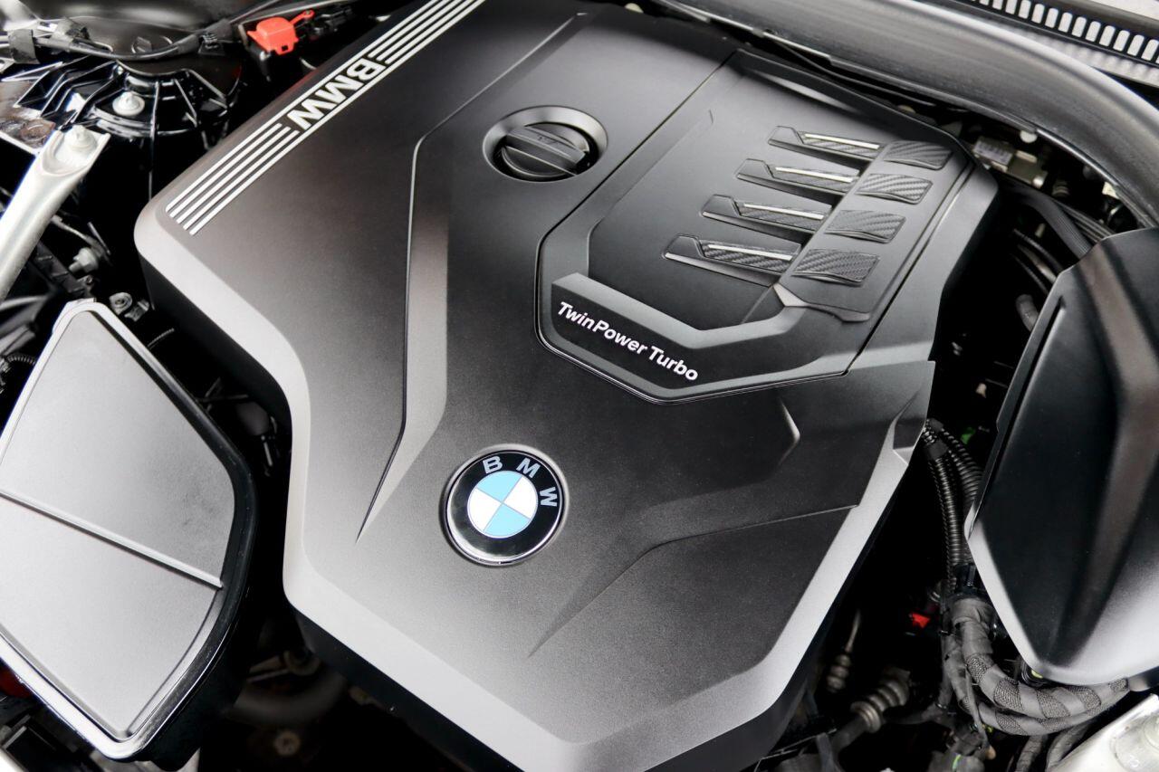 BMW 5 Series view 21