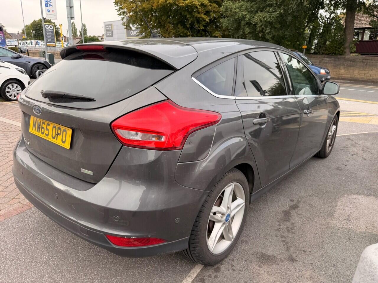 Ford Focus view 9