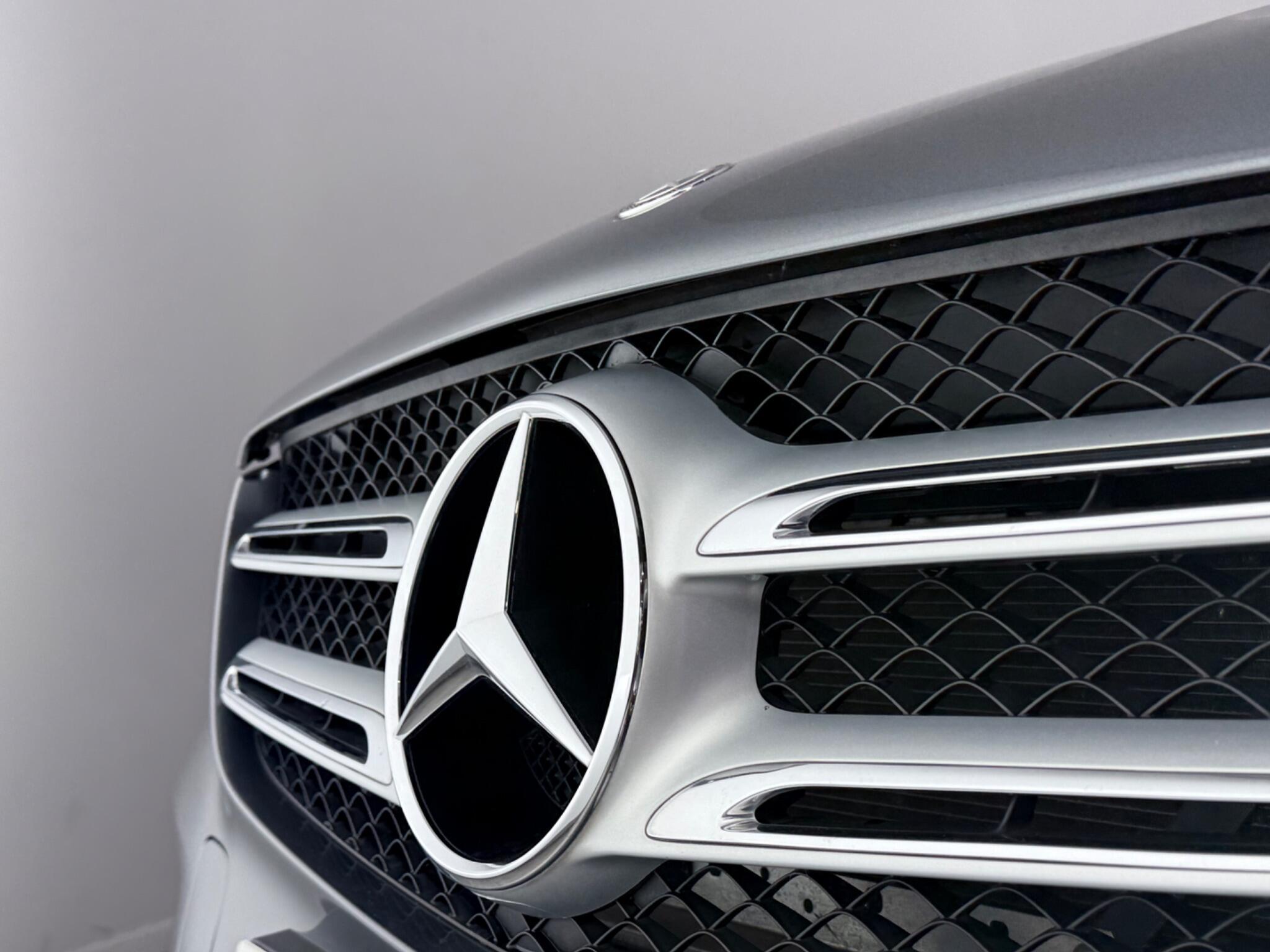 Mercedes-Benz GLC view 13