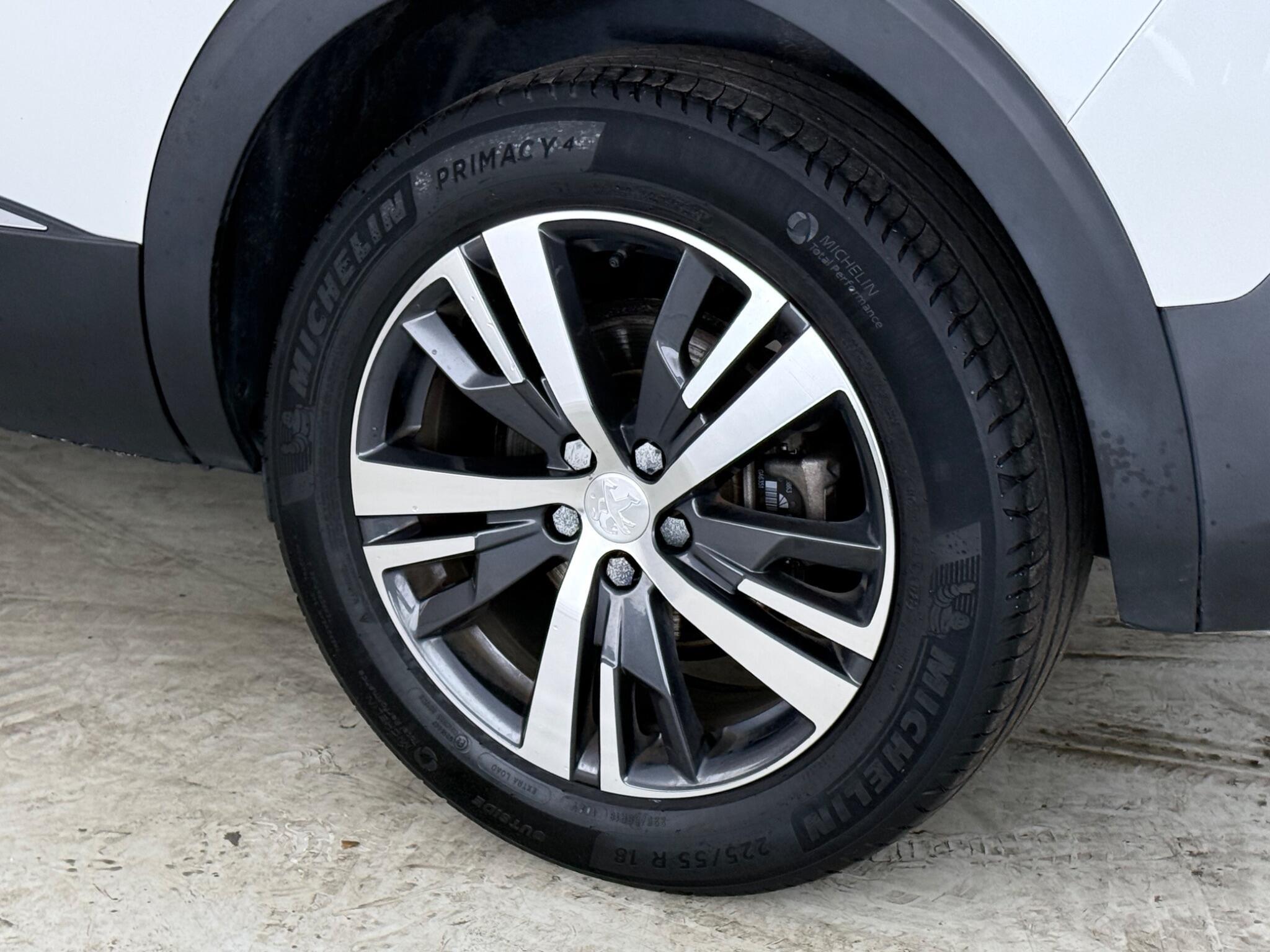 Peugeot 5008 view 9