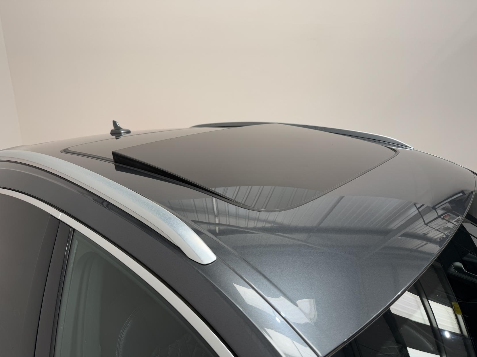 Audi Q5 view 2