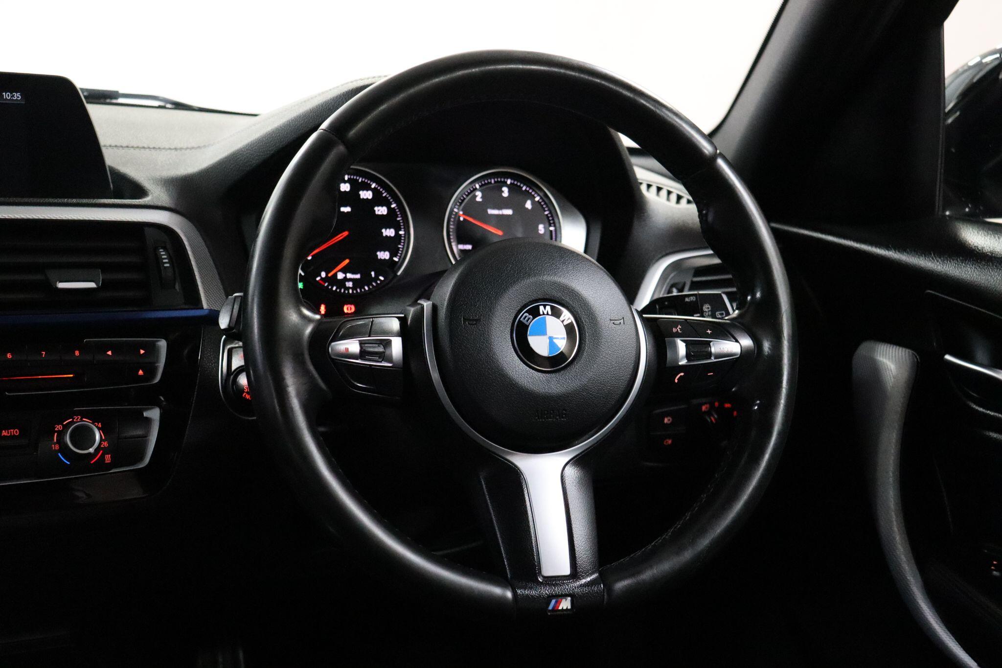 BMW 1 Series view 44
