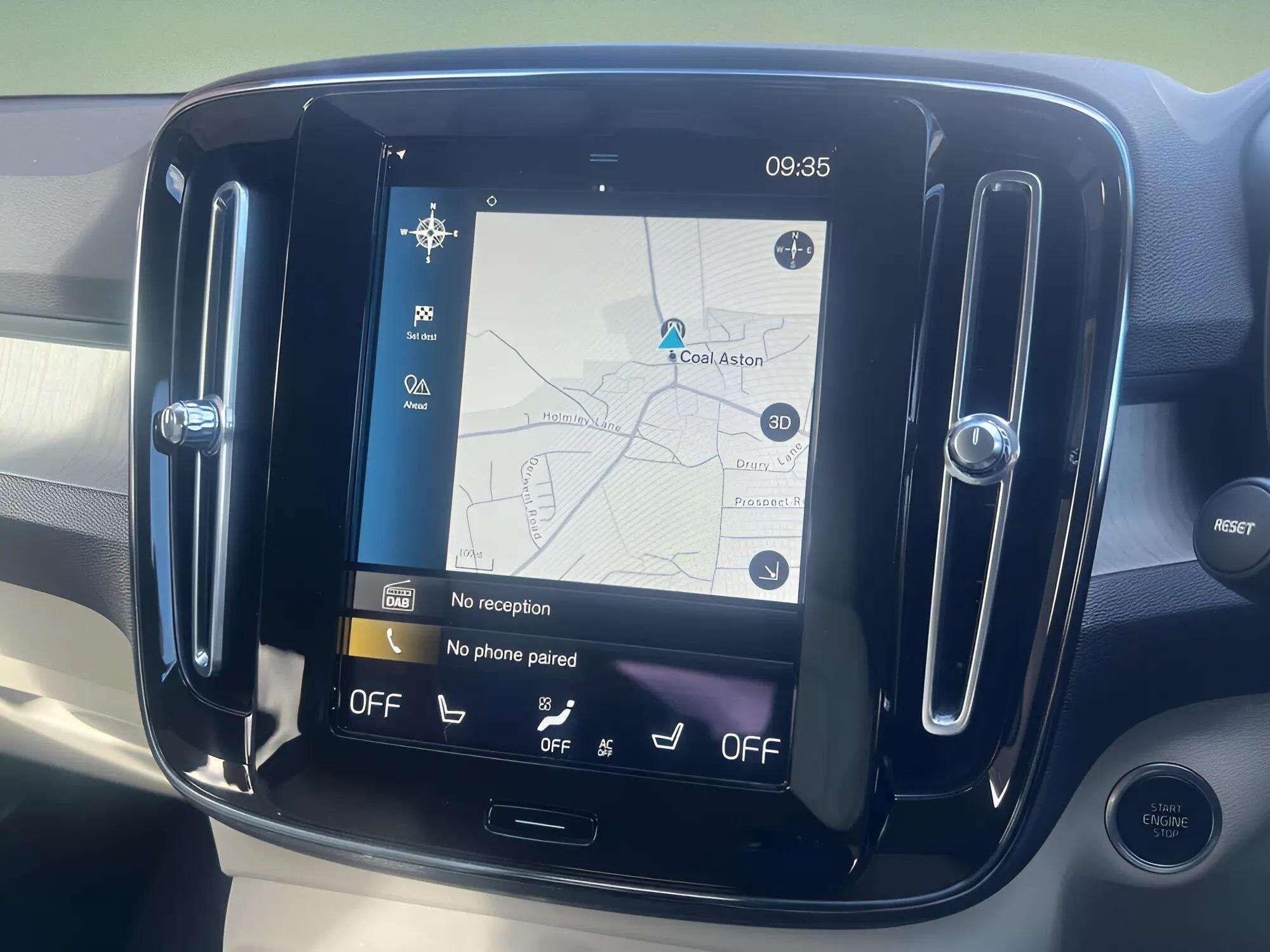 Volvo XC40 view 18