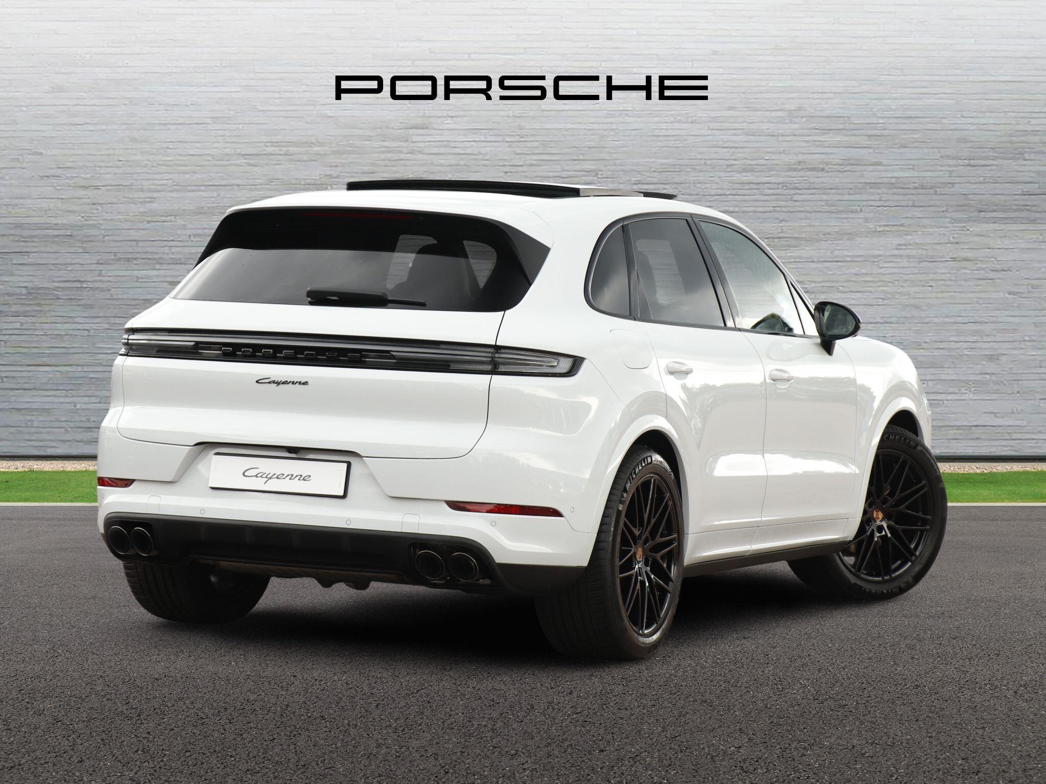 Porsche Cayenne view 3