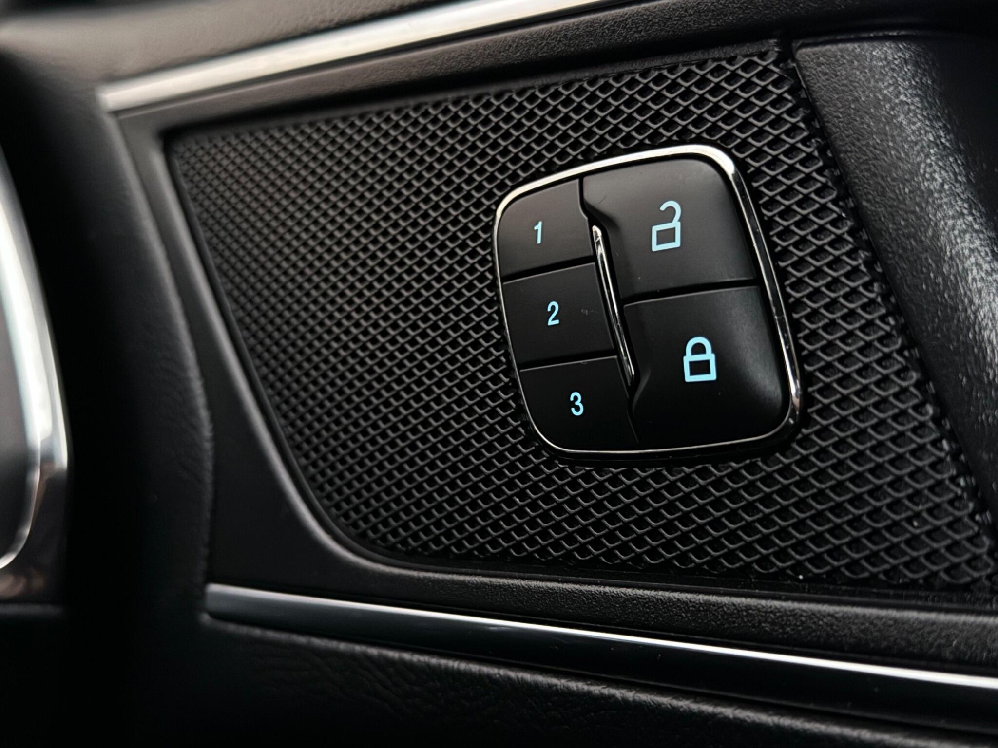 Ford S-Max view 18