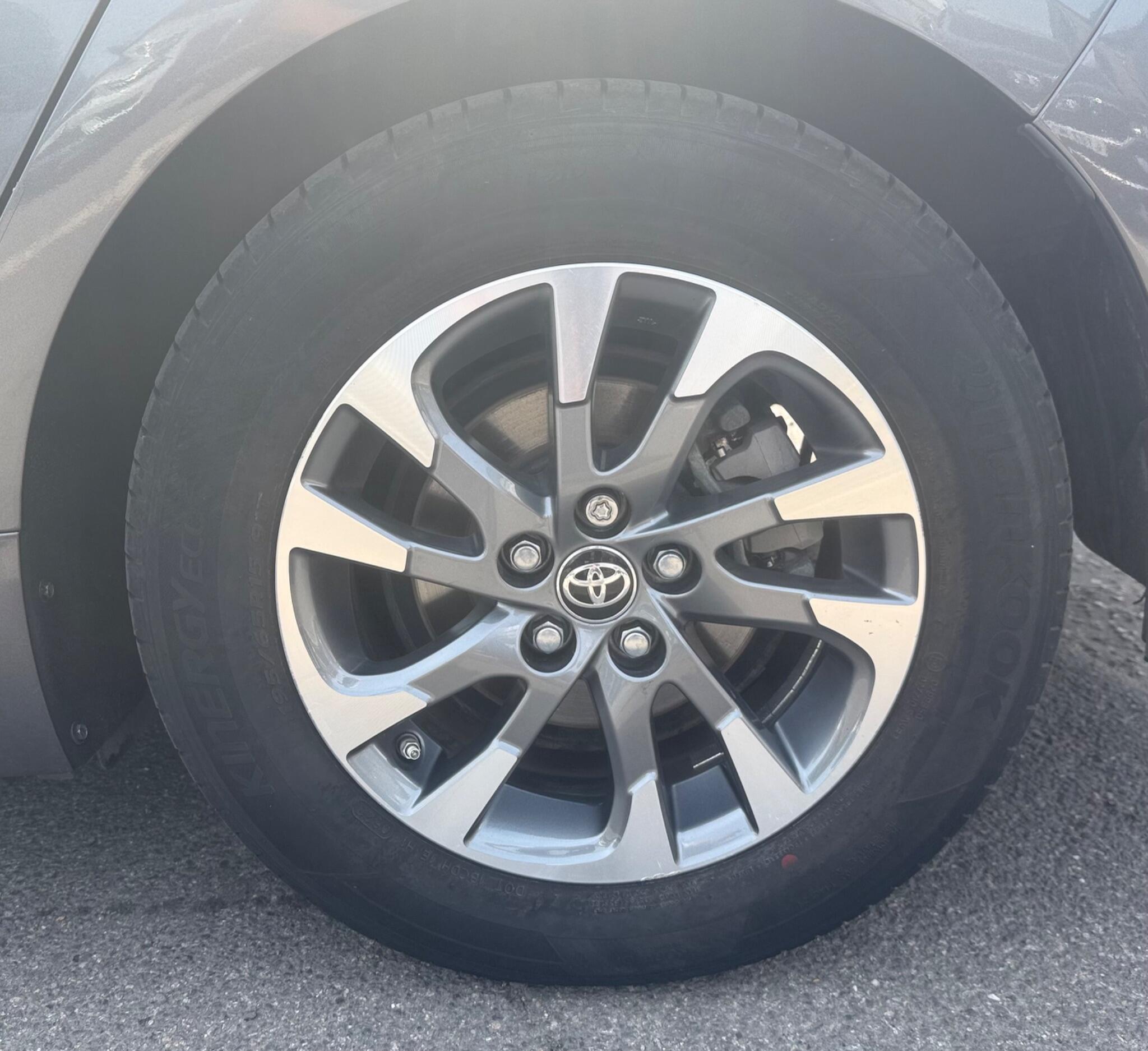 Toyota Prius view 21