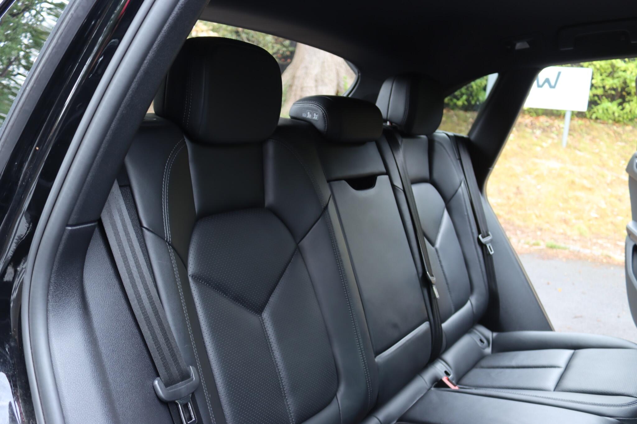 Porsche Macan view 46