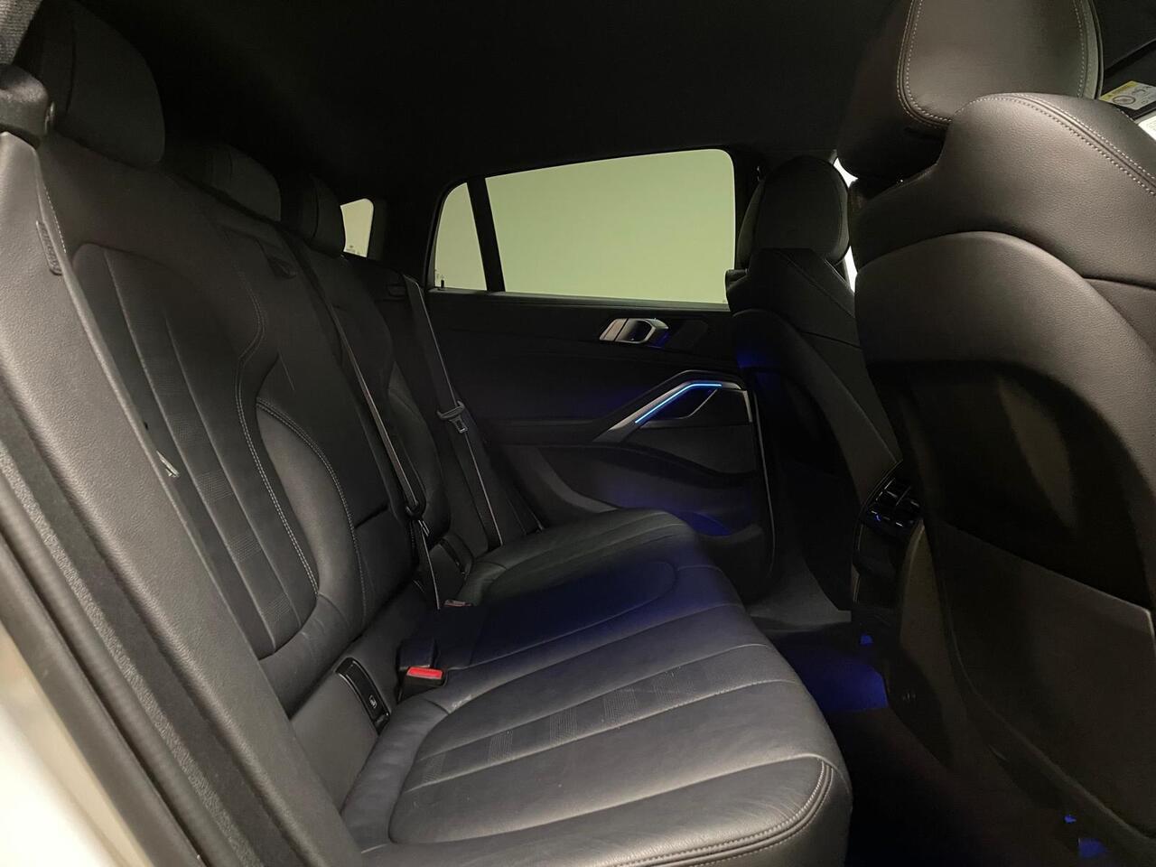 BMW X6 view 19