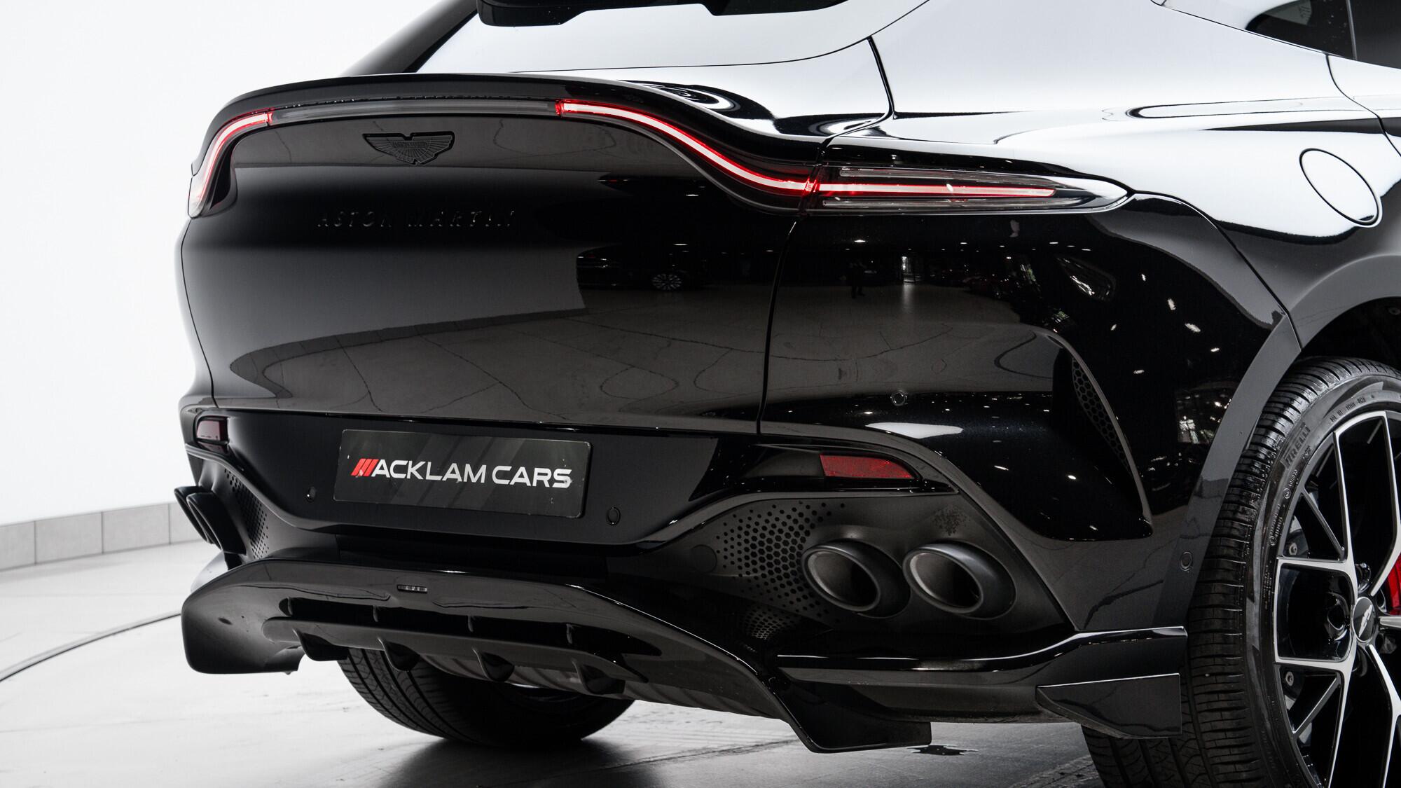 Aston Martin DBX view 20