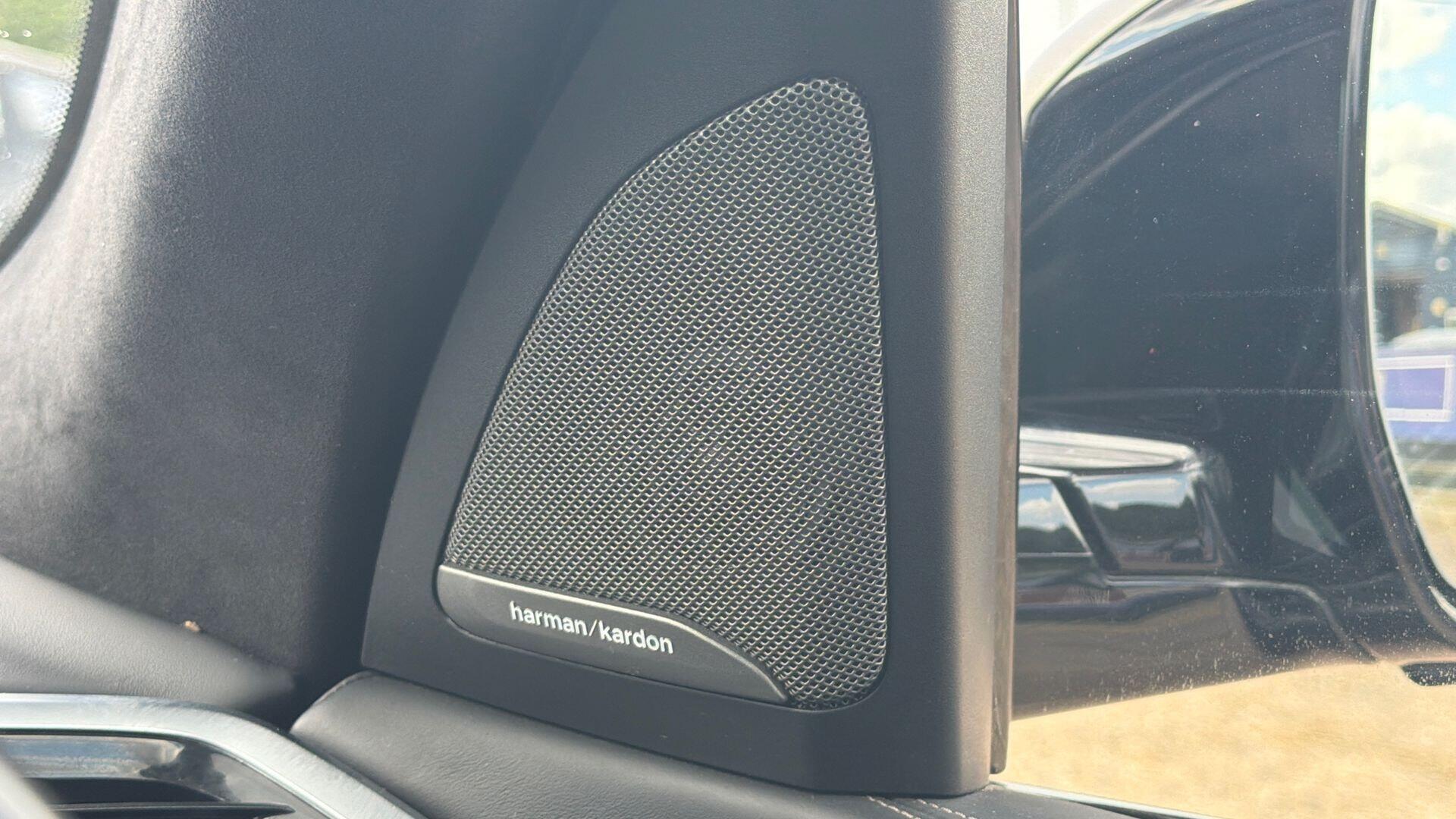 BMW X7 view 21