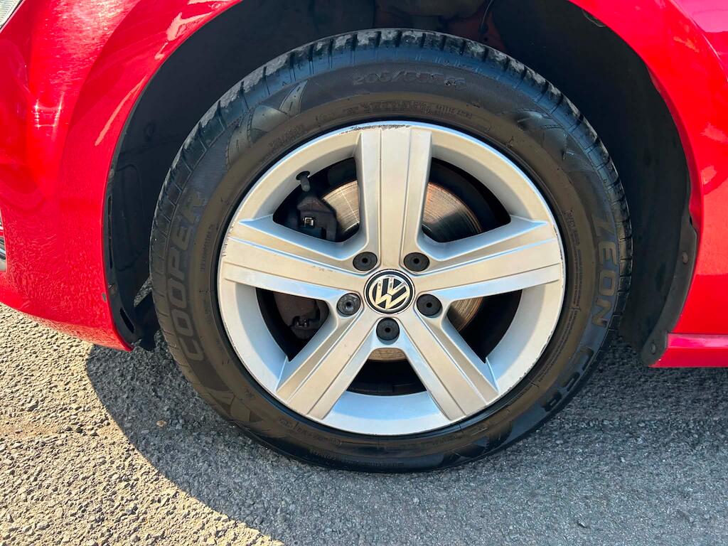 Volkswagen Golf view 20