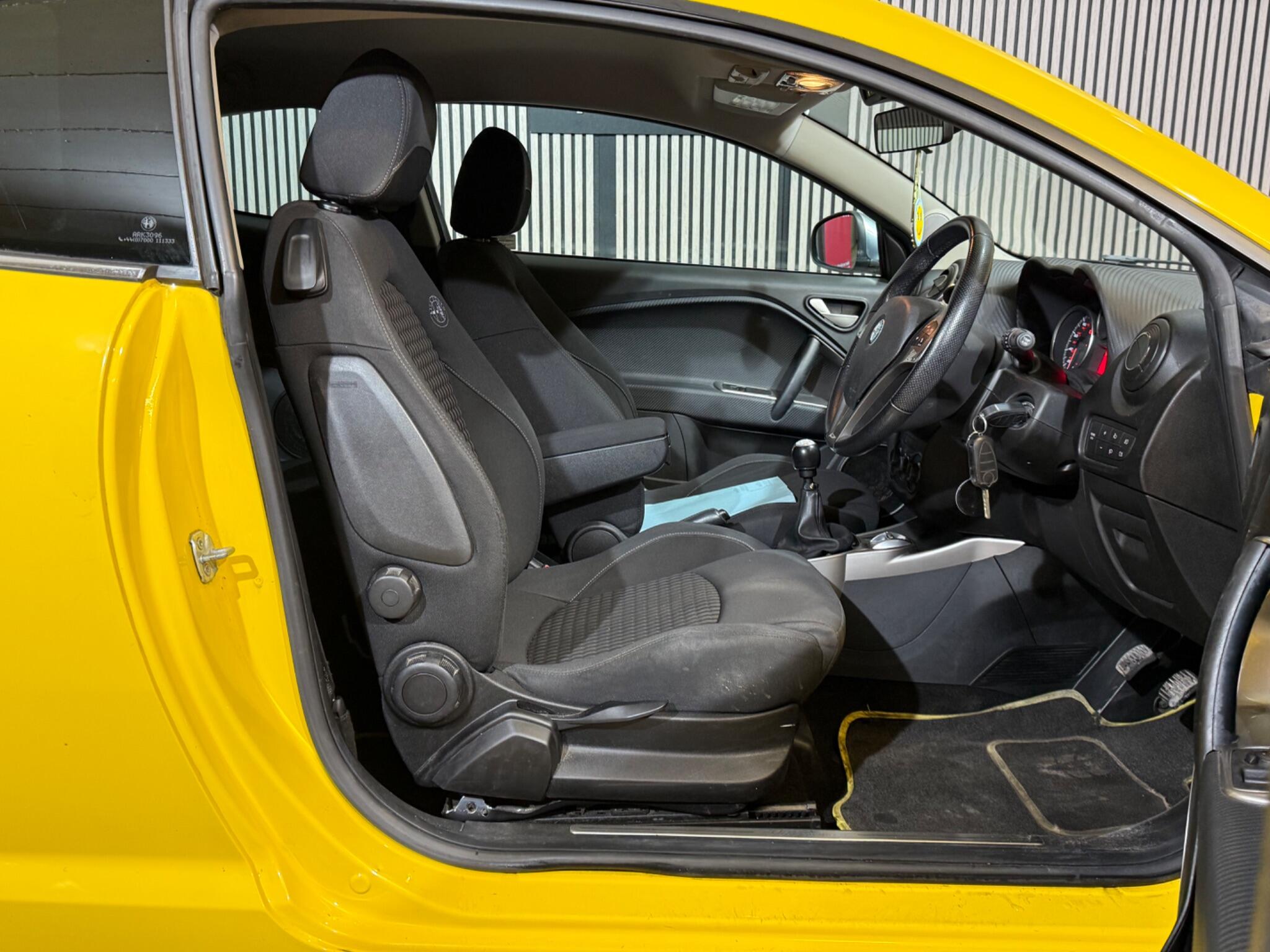 2009 Alfa Romeo MiTo image 21