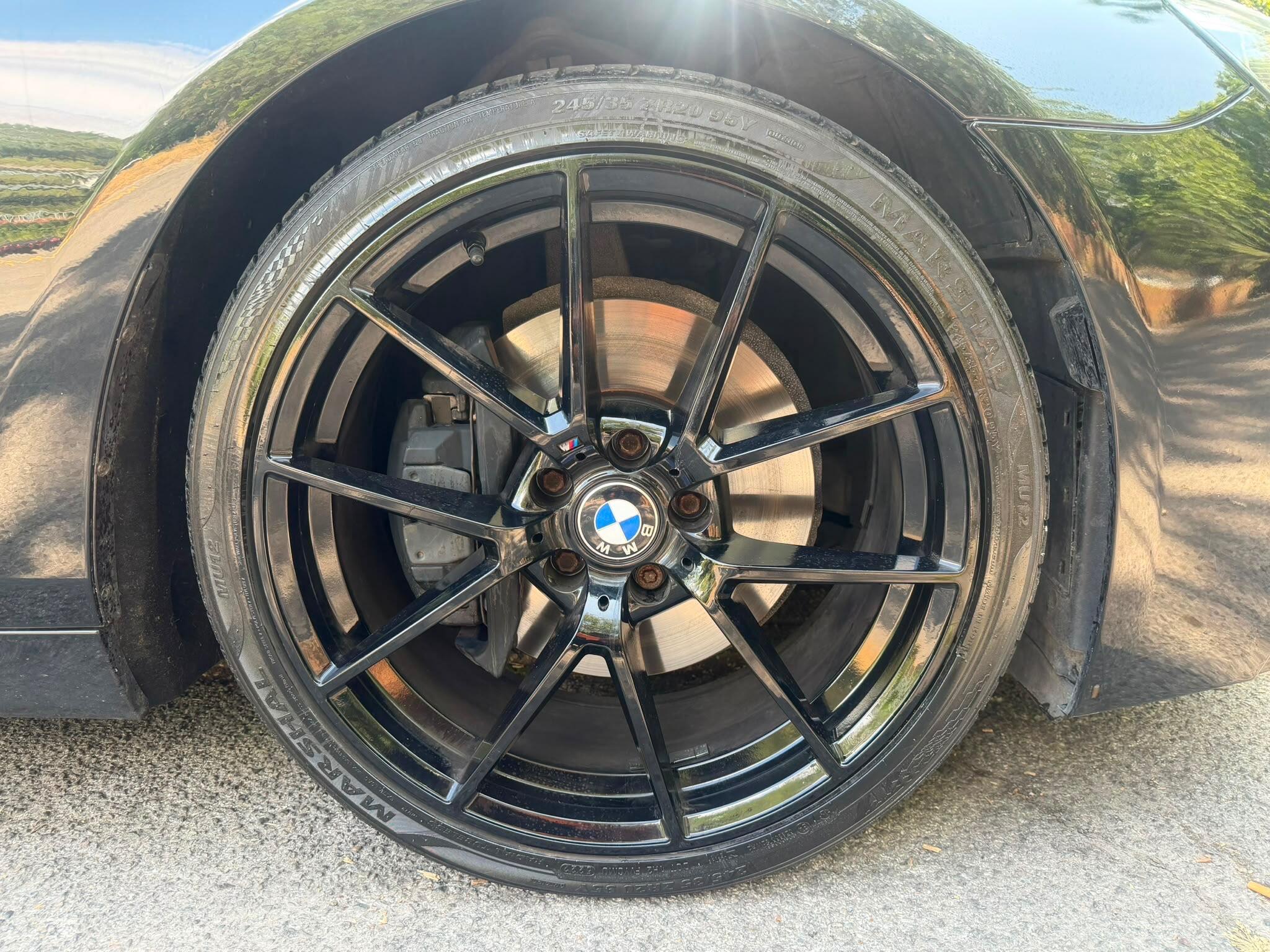 BMW 6 Series view 27