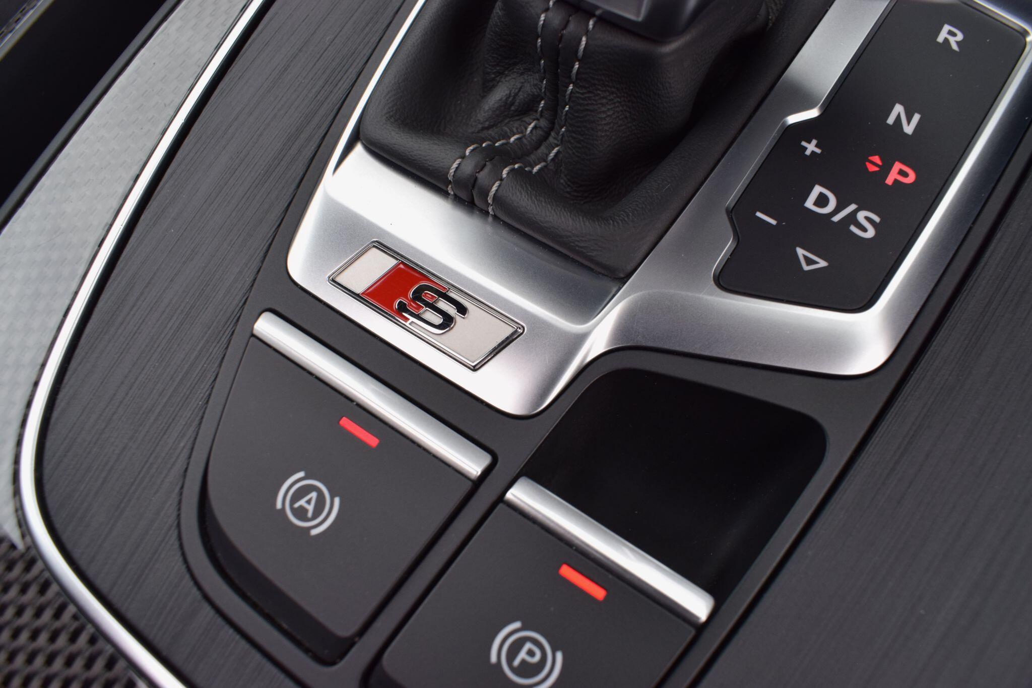 Audi SQ5 view 17