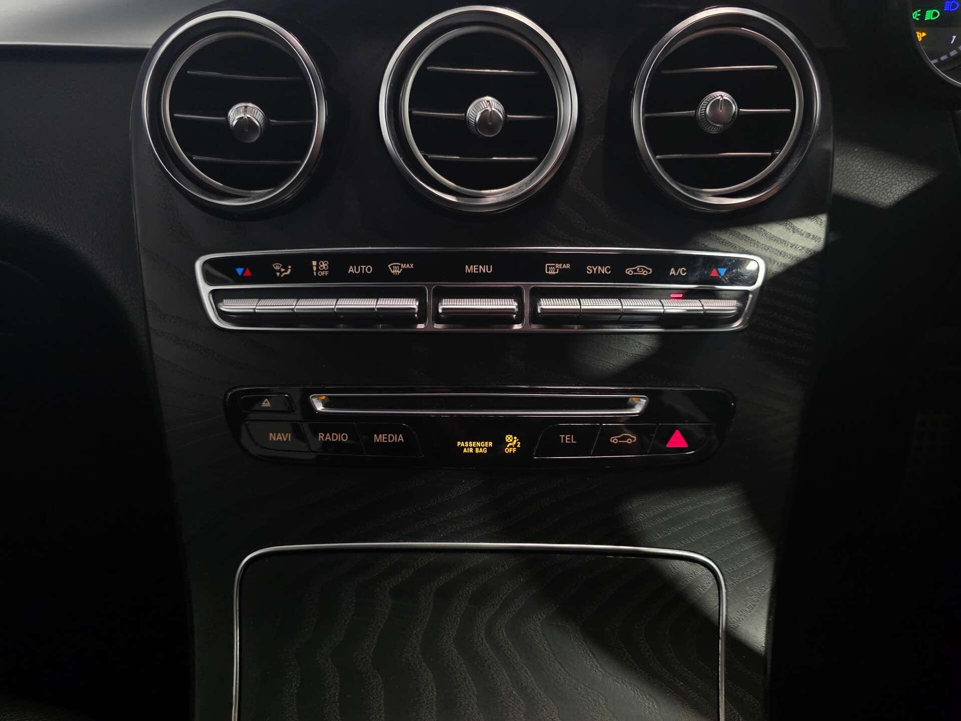 Mercedes-Benz GLC view 26