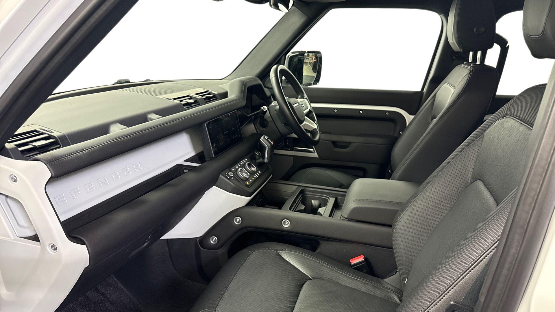 Land Rover Defender view 3