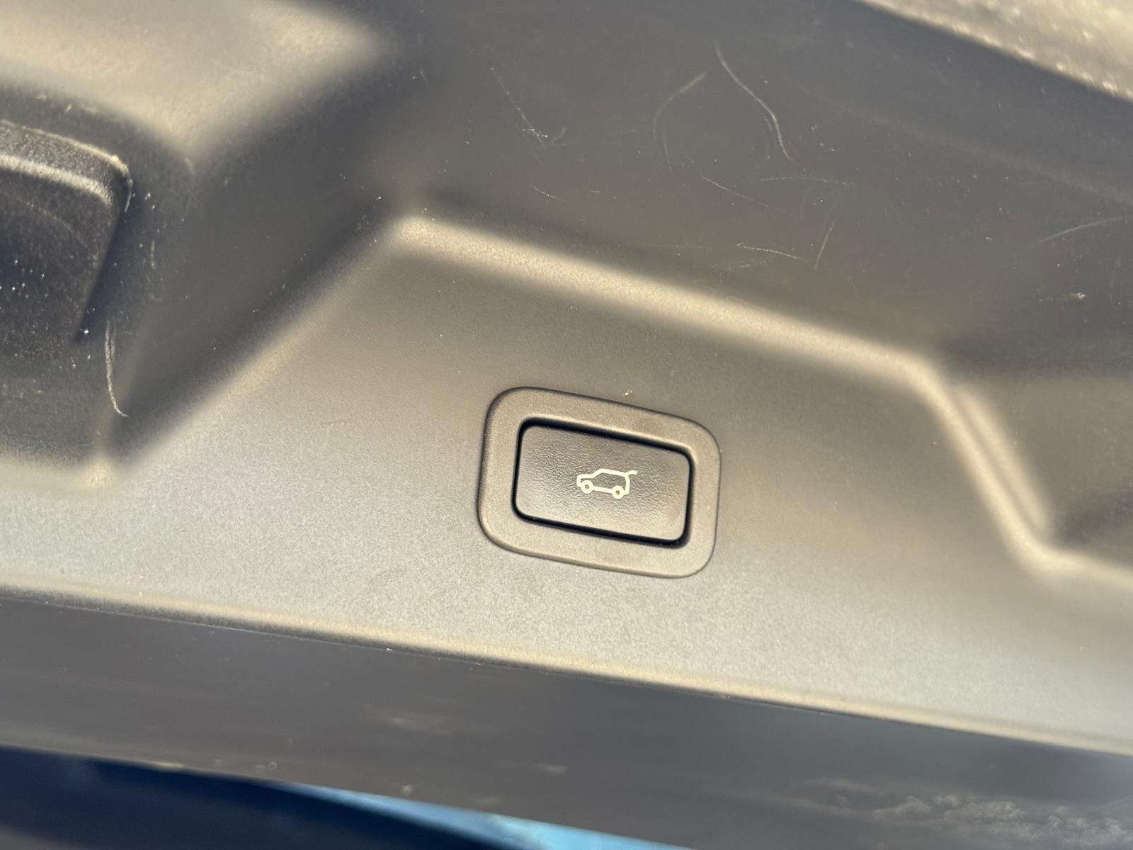 Land Rover Range Rover view 16