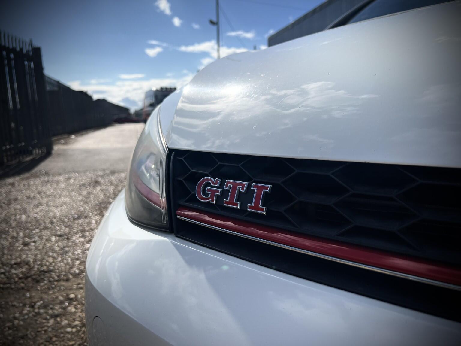 Volkswagen Golf view 13