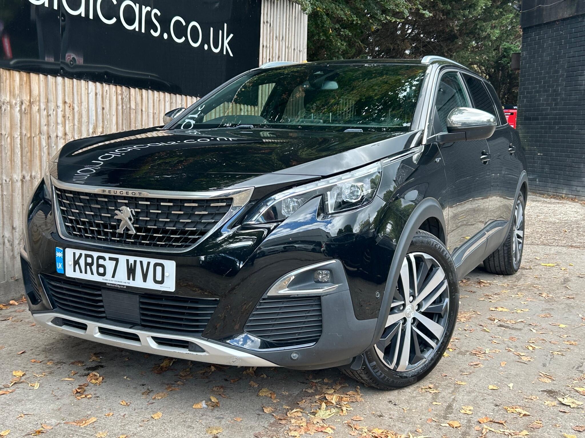 Peugeot 5008 view 2