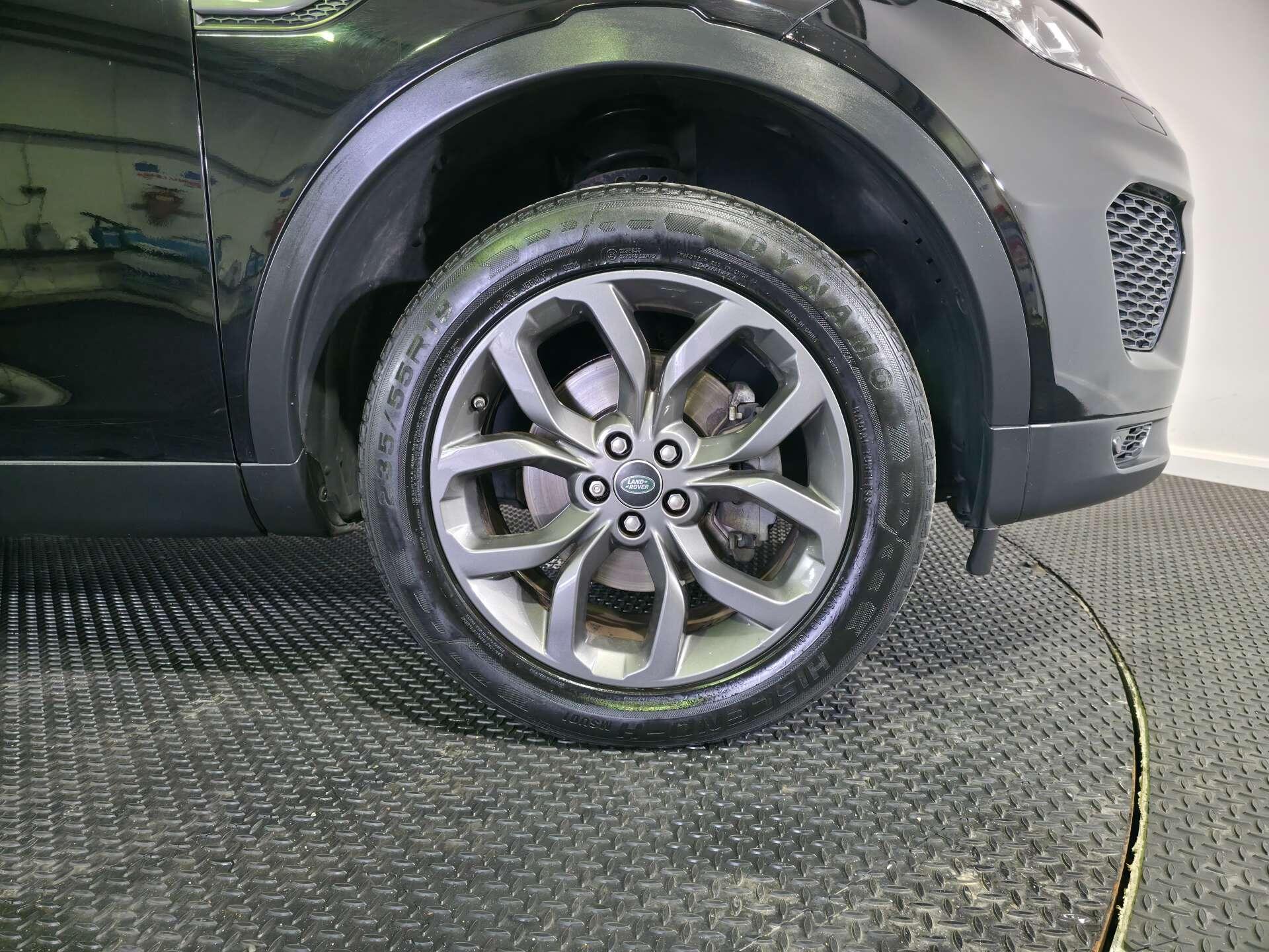 Land Rover Discovery Sport view 71