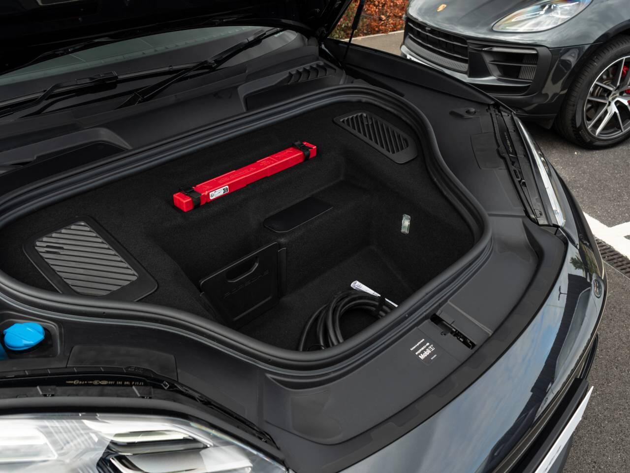 Porsche Macan view 46