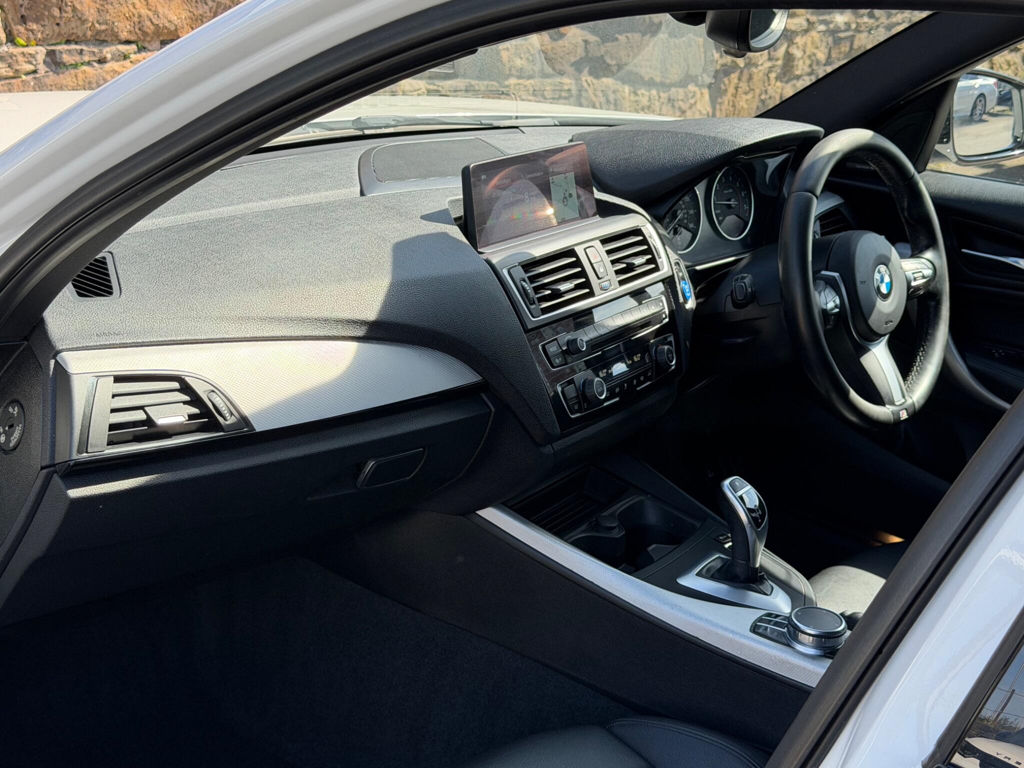BMW 1 Series view 13