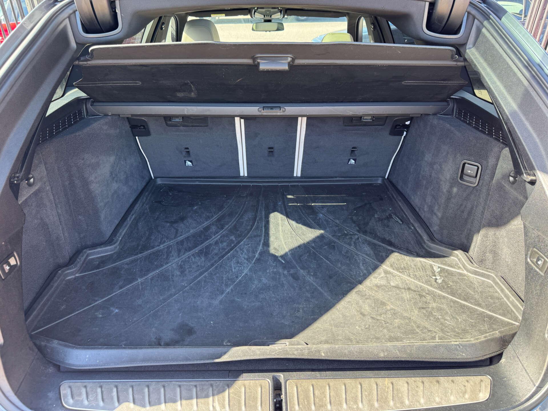 BMW 5 Series view 5
