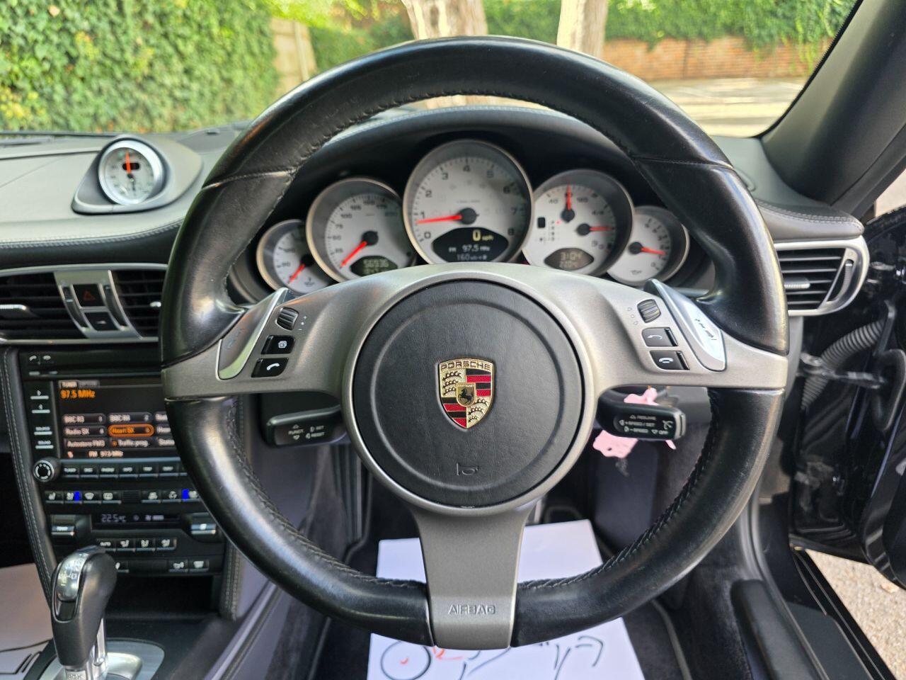 Porsche 911 view 40