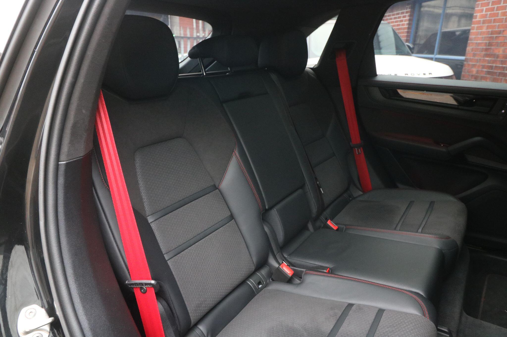 Porsche Cayenne view 19