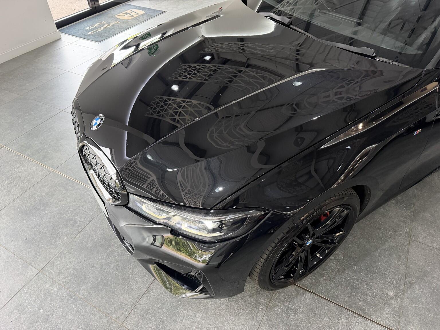BMW 3 Series view 25