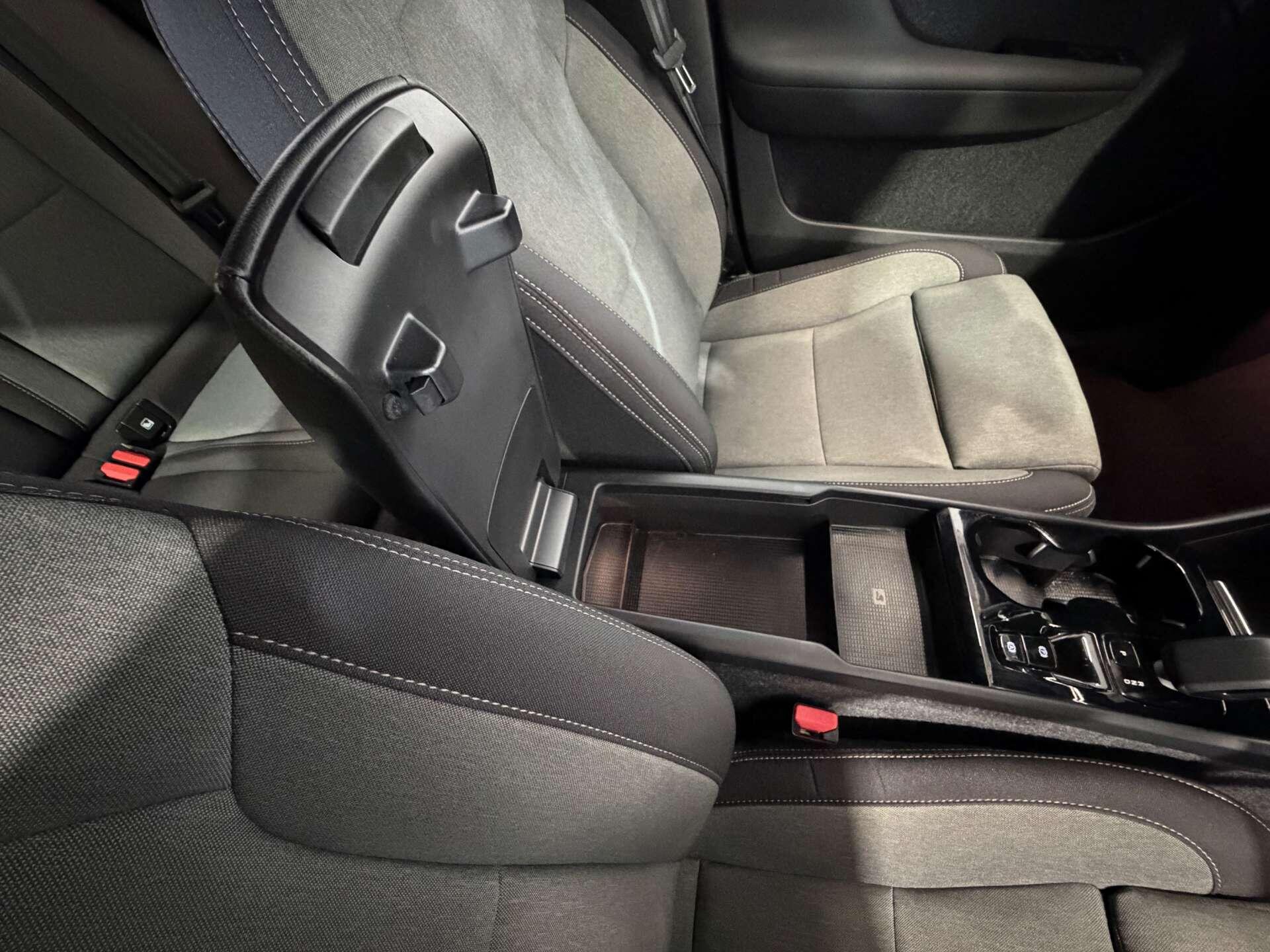 Volvo XC40 view 48